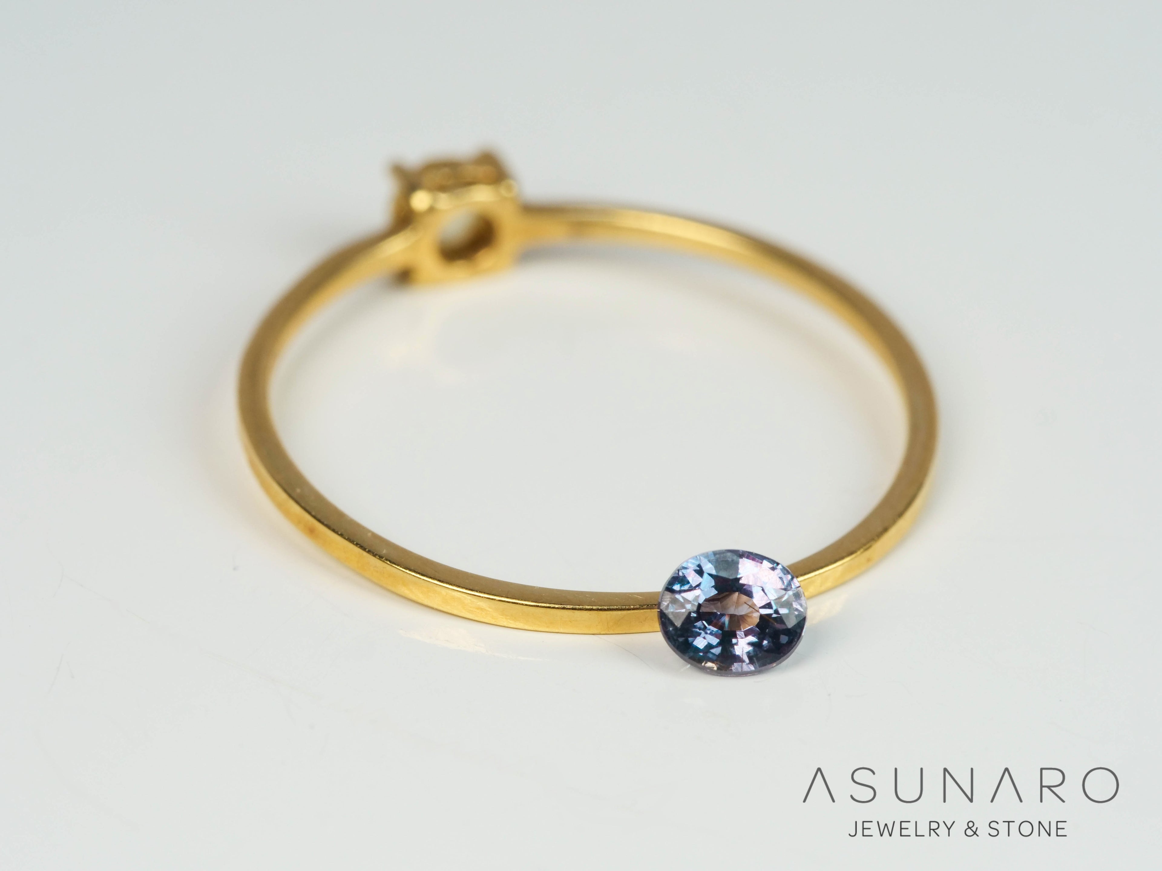 ベキリーブルーガーネット　オーバルカット　 マダガスカル産　0.22ct【250411-2935】