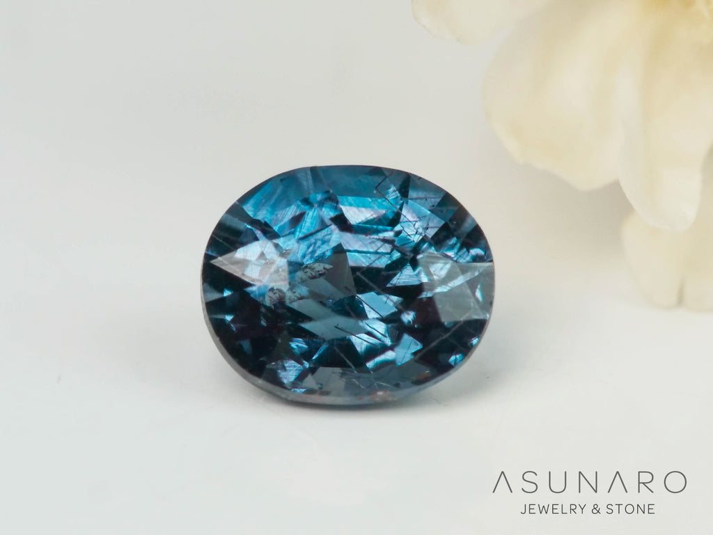 ベキリーブルーガーネット　オーバルカット　 マダガスカル産　0.20ct【250411-2936】