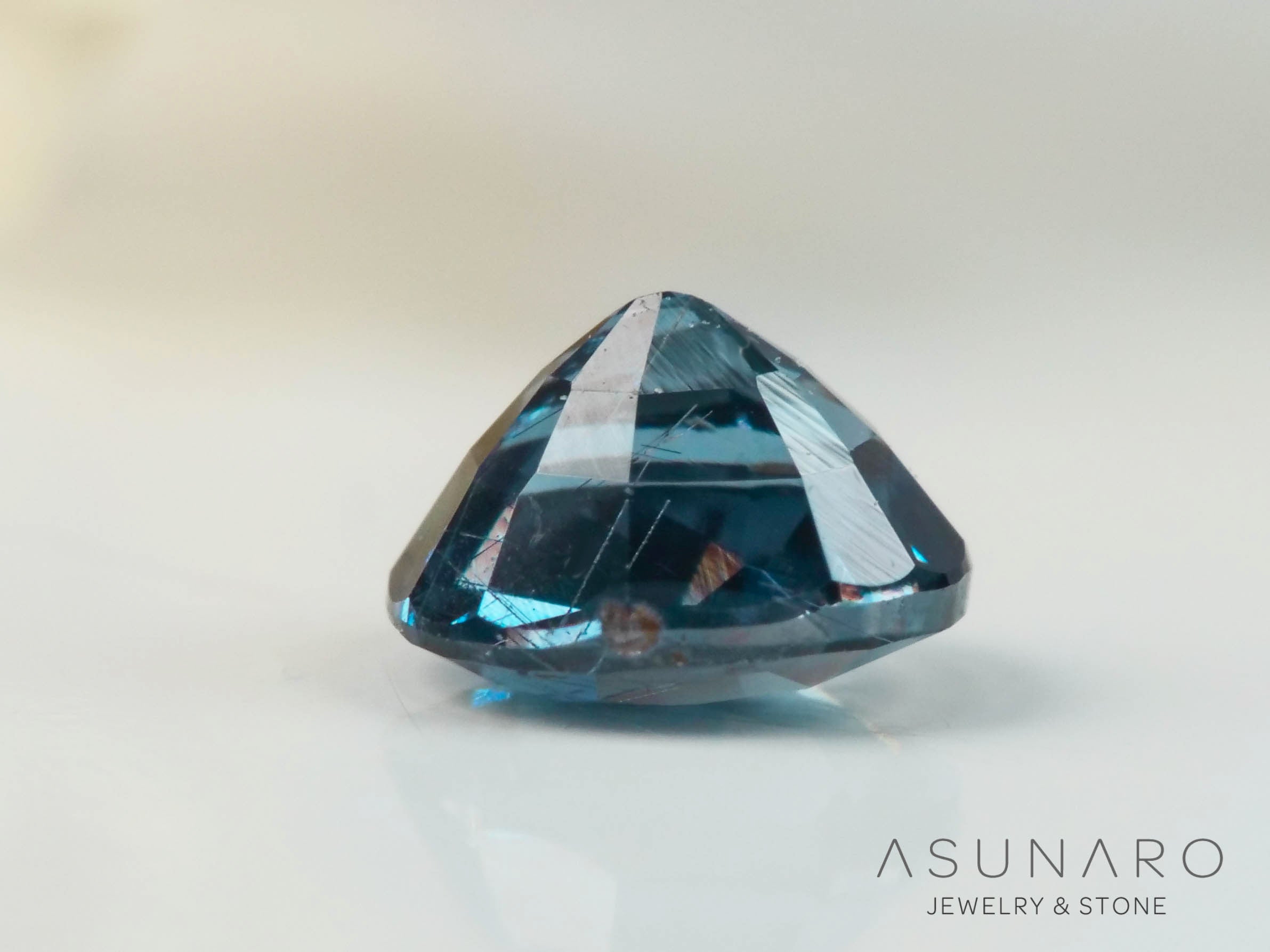 ベキリーブルーガーネット　オーバルカット　 マダガスカル産　0.20ct【250411-2936】