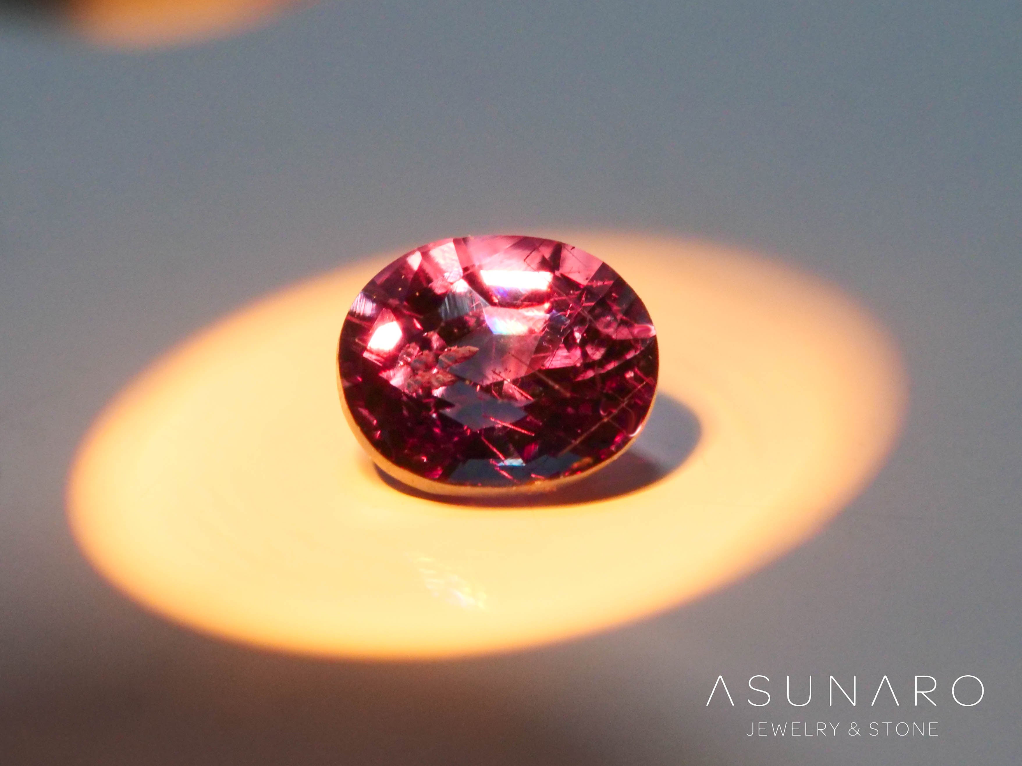 ベキリーブルーガーネット　オーバルカット　 マダガスカル産　0.20ct【250411-2936】