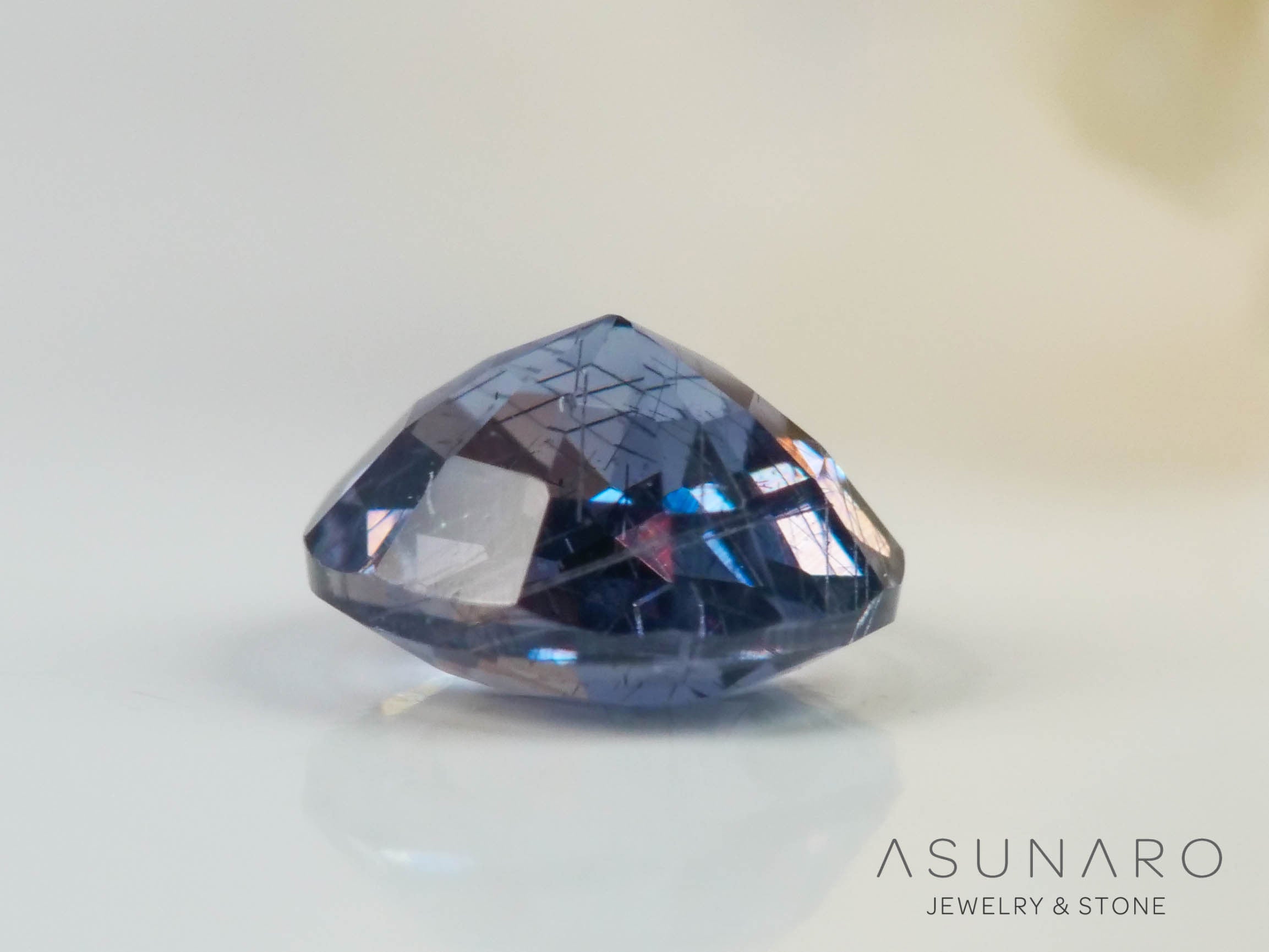 ベキリーブルーガーネット　オーバルカット　 マダガスカル産　0.21ct【250411-2937】