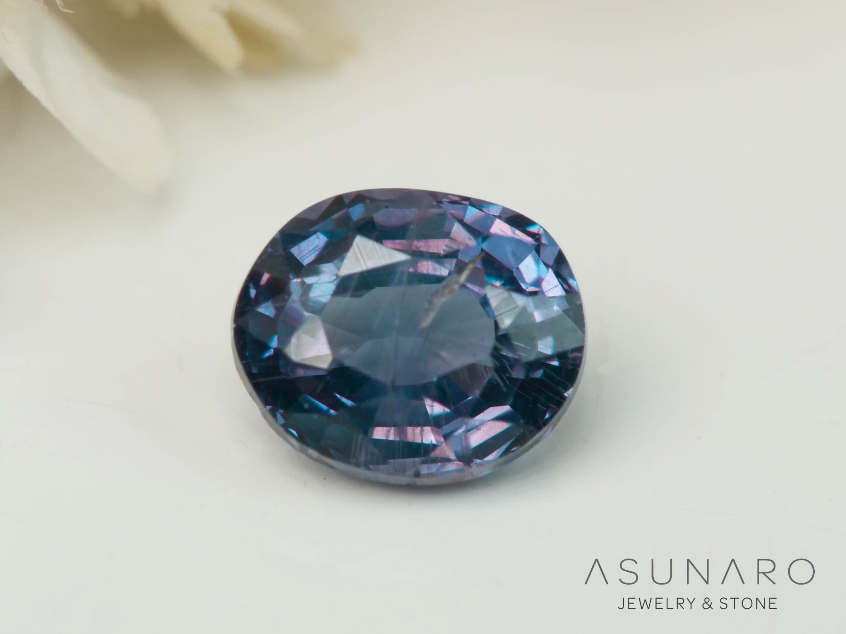 ベキリーブルーガーネット　オーバルカット　 マダガスカル産　0.28ct【250411-2938】