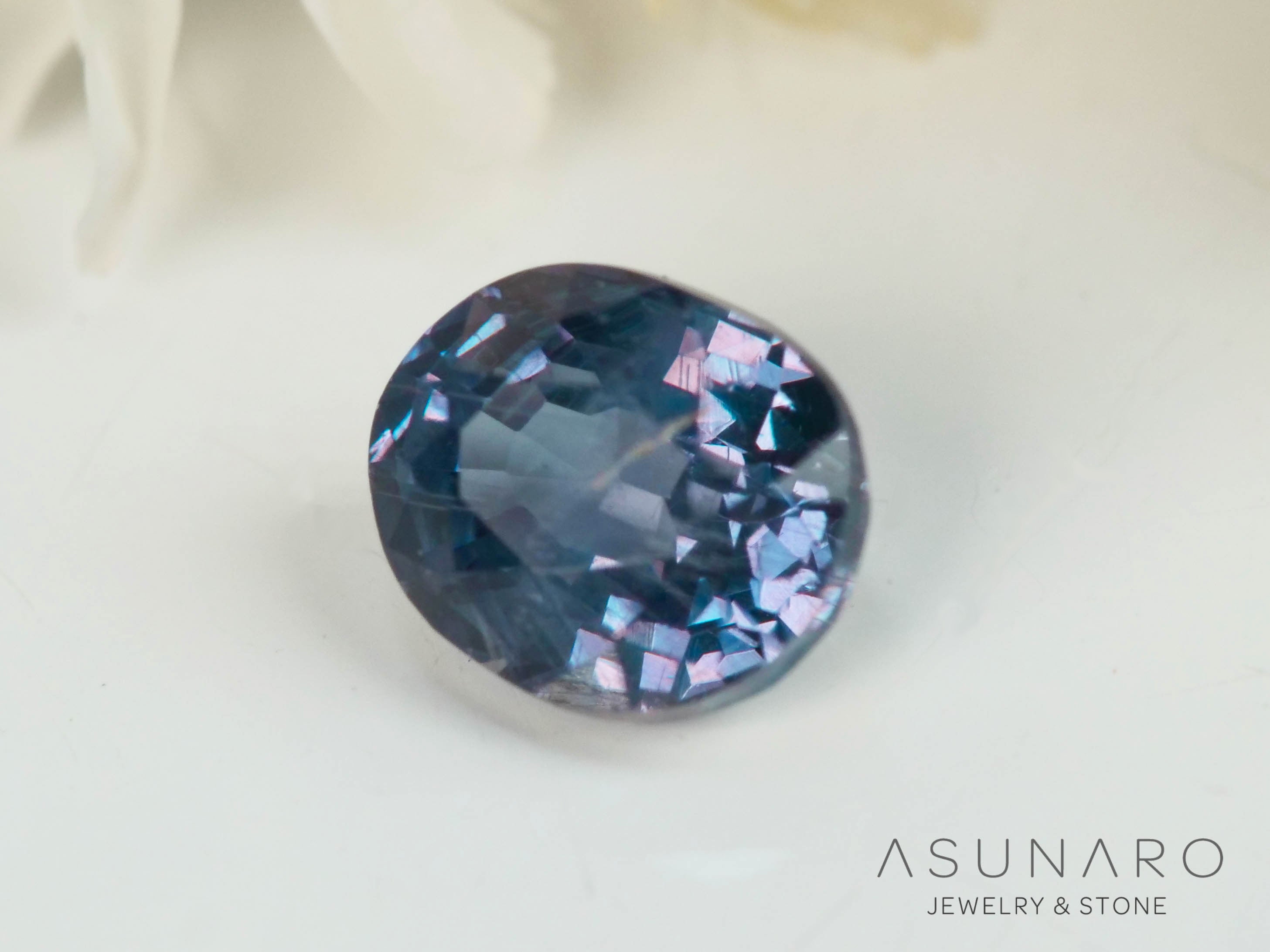 ベキリーブルーガーネット　オーバルカット　 マダガスカル産　0.28ct【250411-2938】