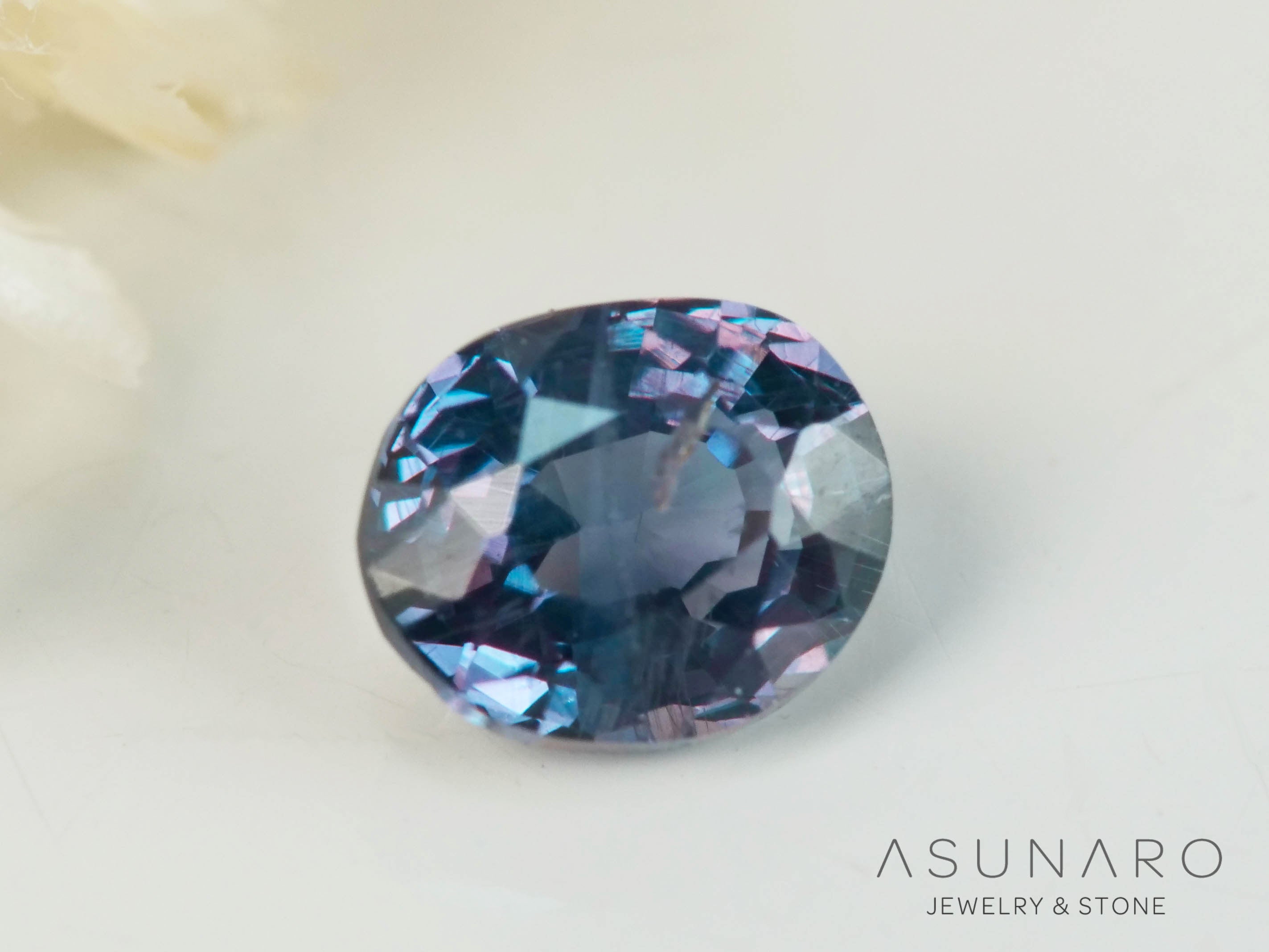 ベキリーブルーガーネット　オーバルカット　 マダガスカル産　0.28ct【250411-2938】