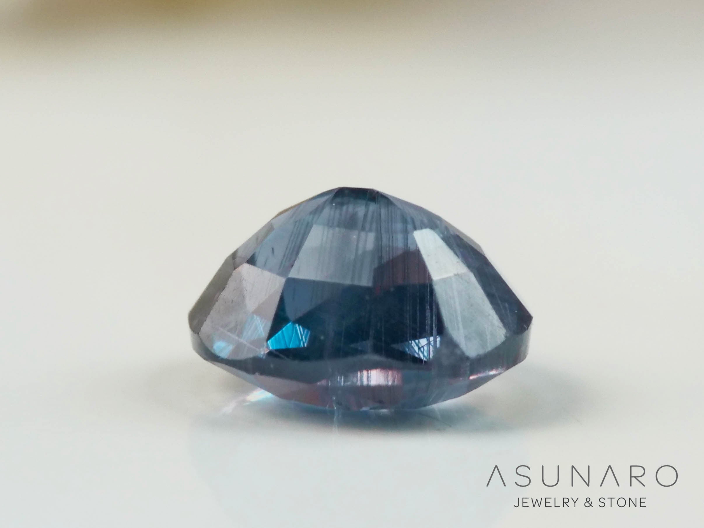 ベキリーブルーガーネット　オーバルカット　 マダガスカル産　0.28ct【250411-2938】