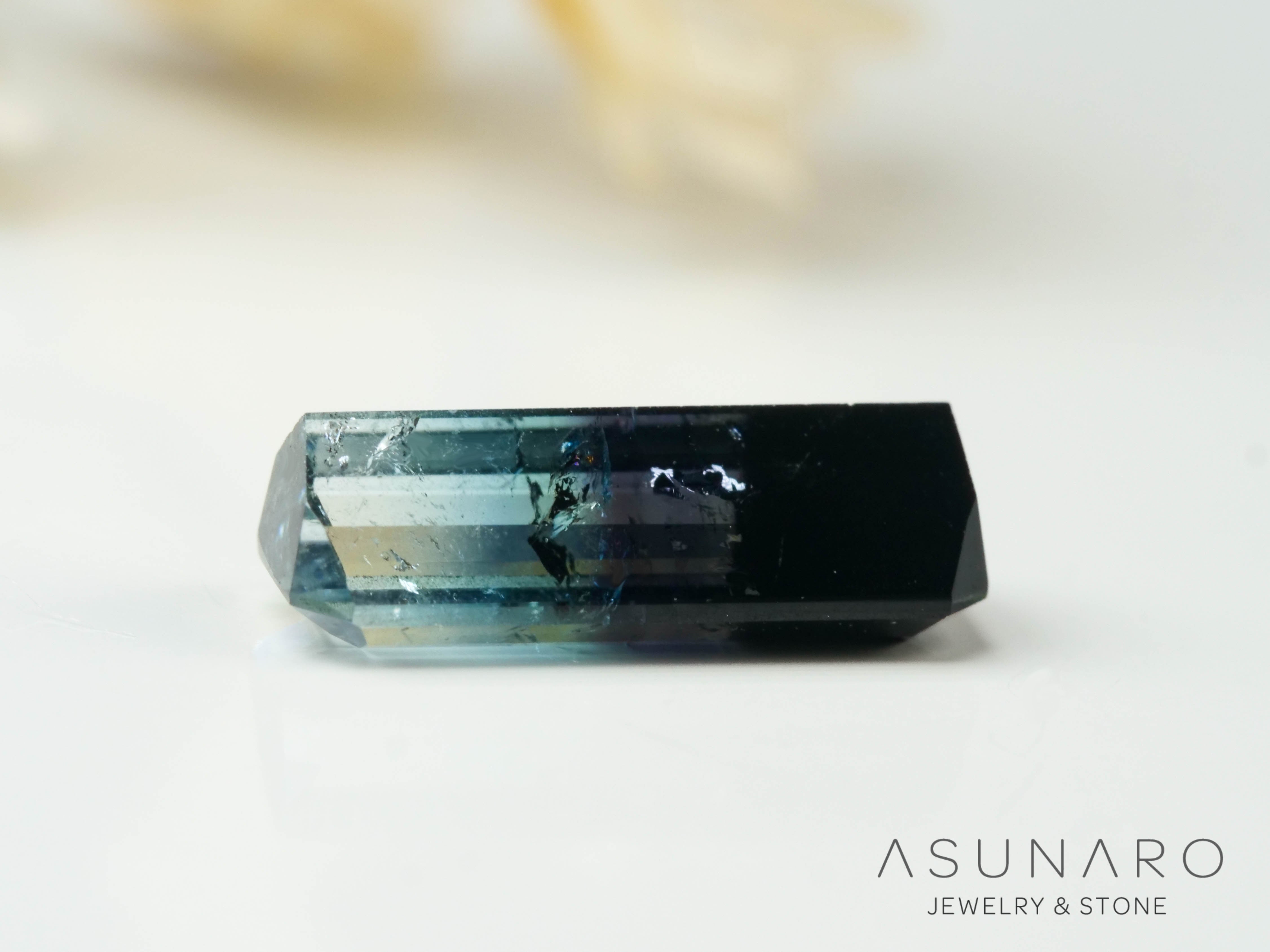 レアストーン　アイオライト&エメラルド&トルマリン&マイカ共生5.25cm バイカラートルマリン エメラルドカット アフガニスタン産 0.98ct