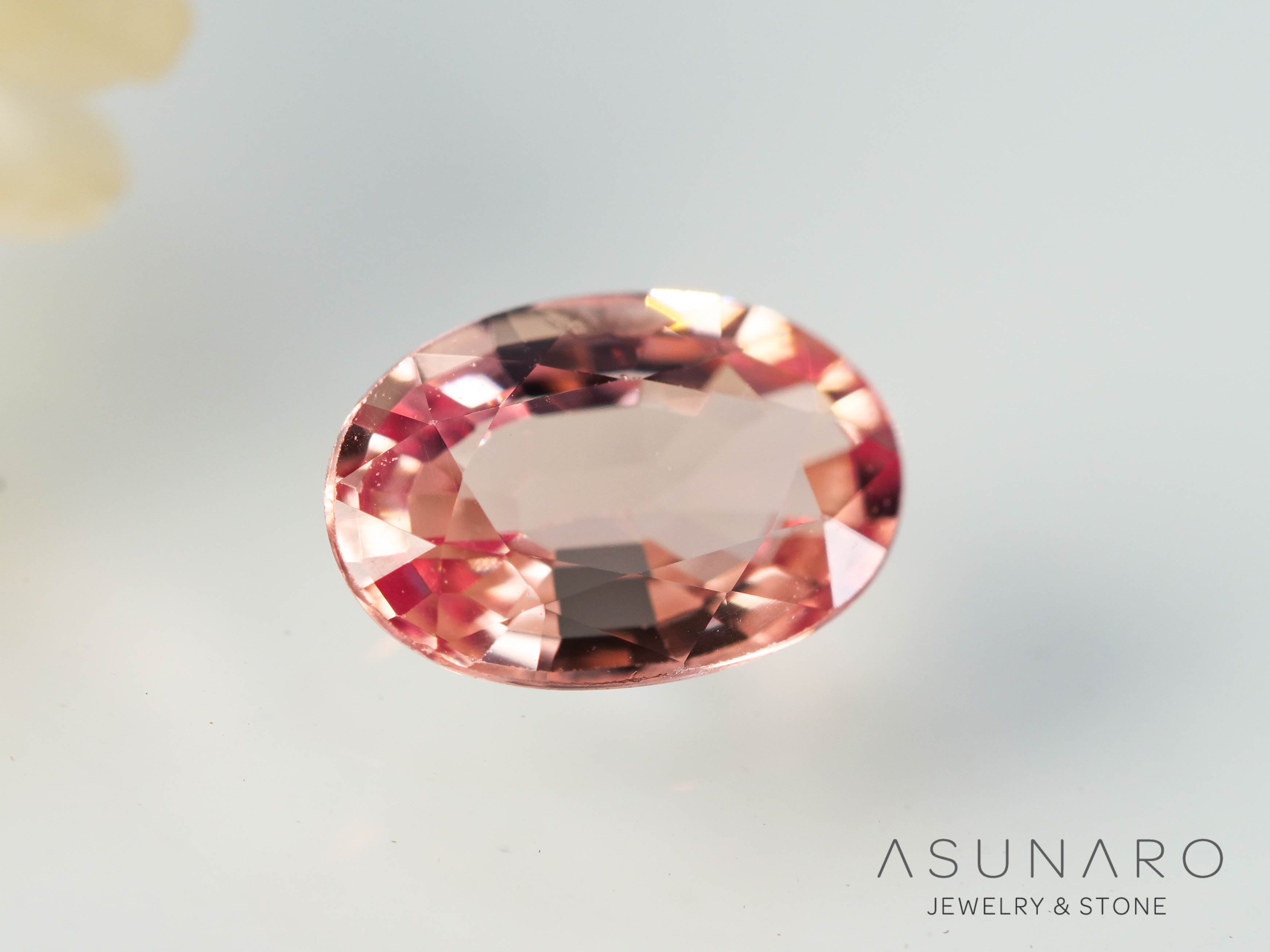 パパラチアサファイア 　オーバルカット　 スリランカ産　ソ付き　0.52ct【250428-2966】