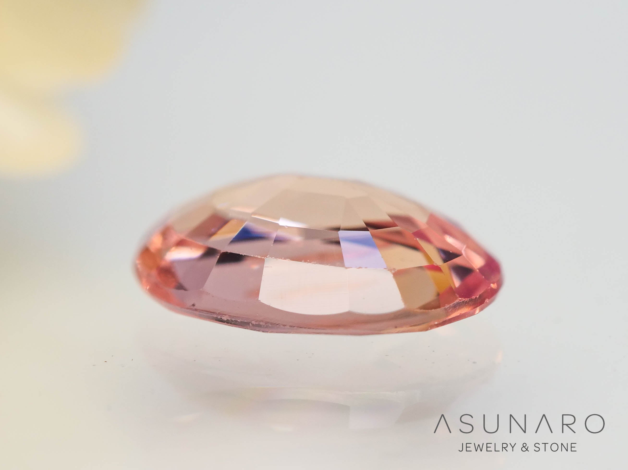 パパラチアサファイア 　オーバルカット　 スリランカ産　ソ付き　0.52ct【250428-2966】