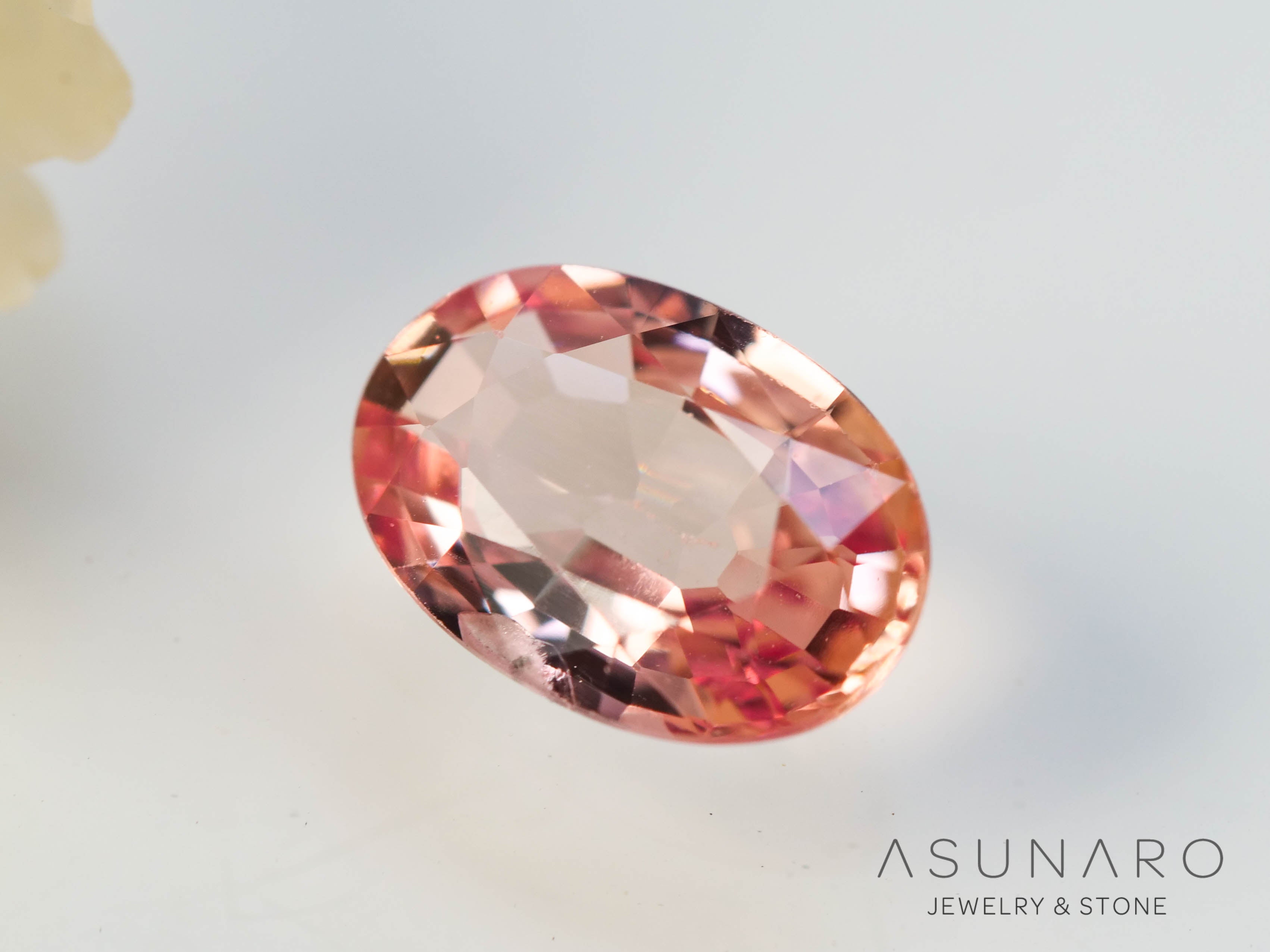 パパラチアサファイア 　オーバルカット　 スリランカ産　ソ付き　0.52ct【250428-2966】