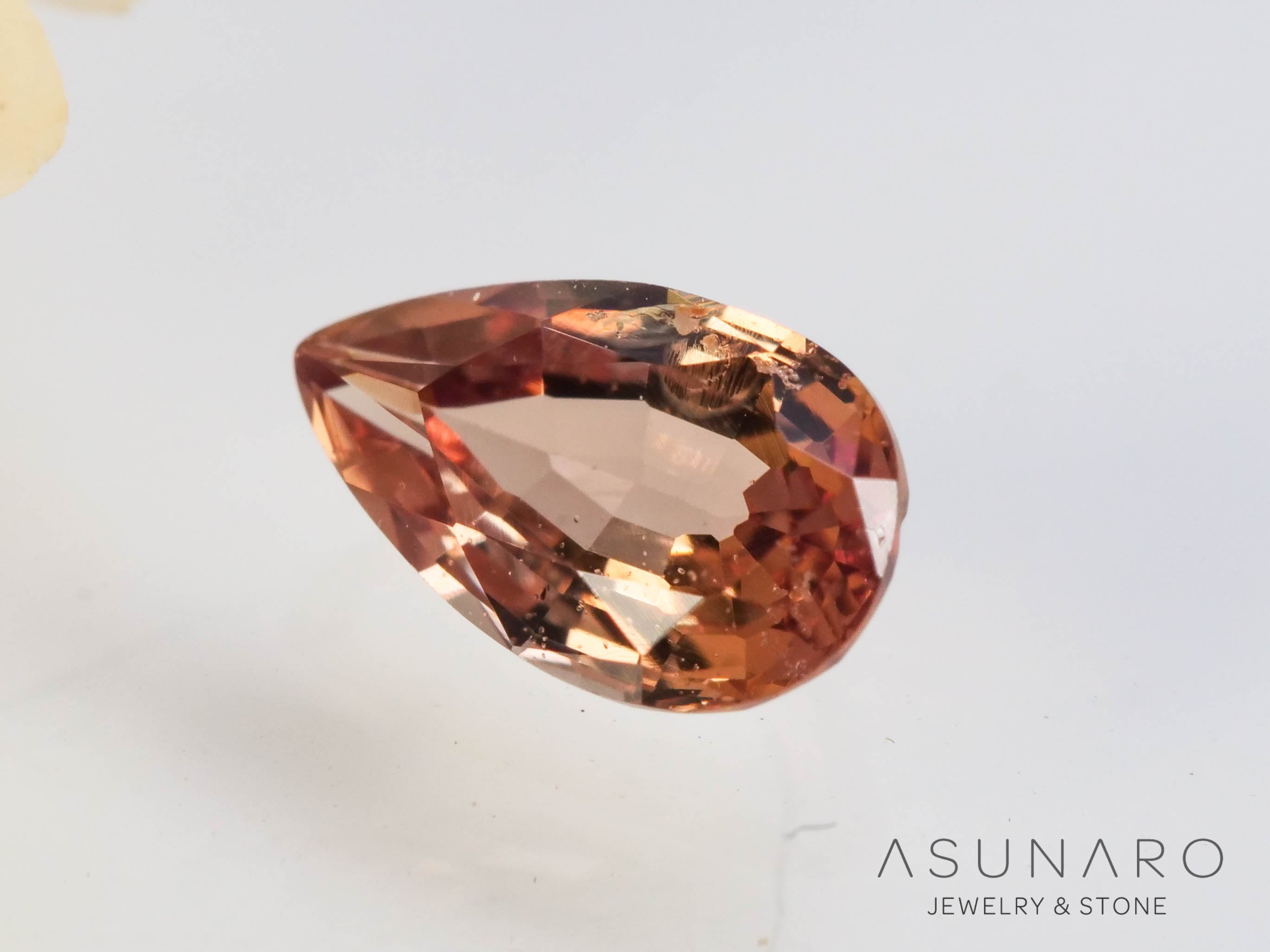 パパラチアサファイア 　ペアシェイプ　 スリランカ産　ソ付き　0.25ct【250428-2968】