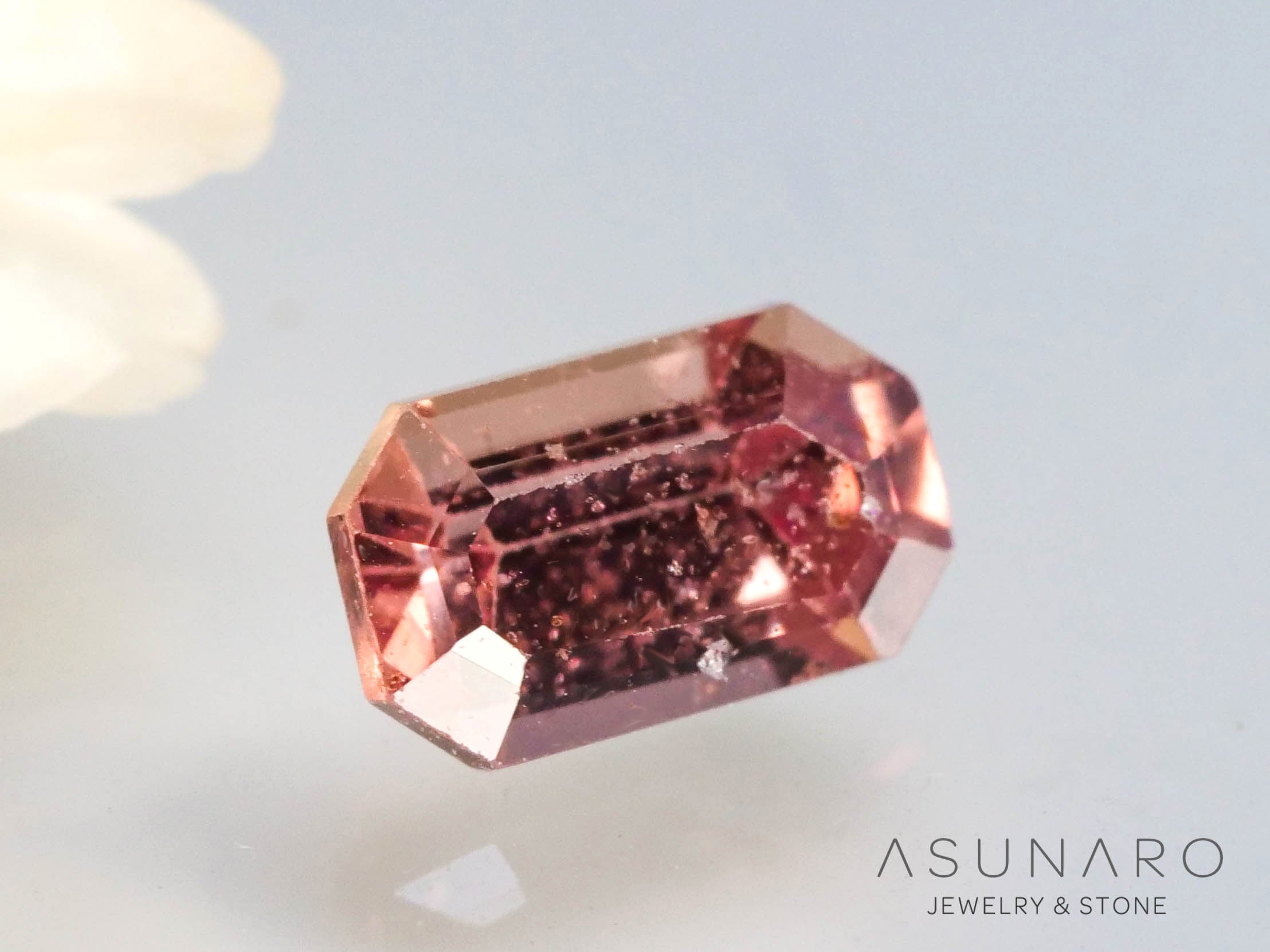 パパラチアサファイア 　エメラルドカット　 スリランカ産　ソ付き　0.44ct【250428-2972】