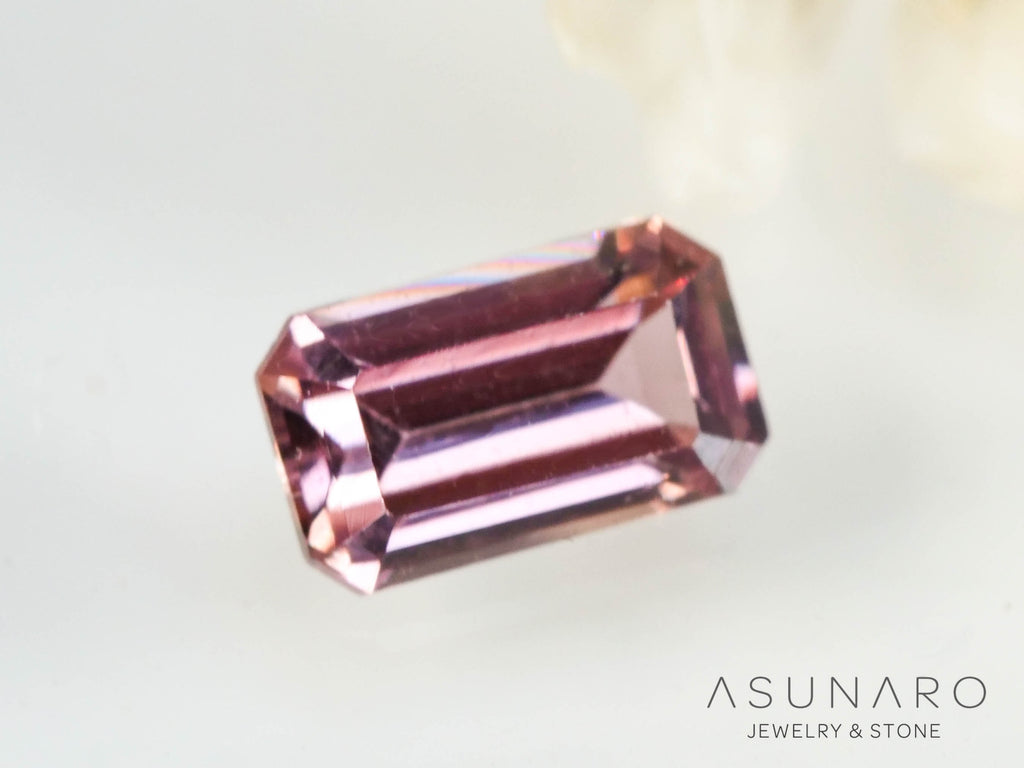 パパラチアサファイア 　エメラルドカット　 スリランカ産　ソ付き　0.33ct【250428-2975】