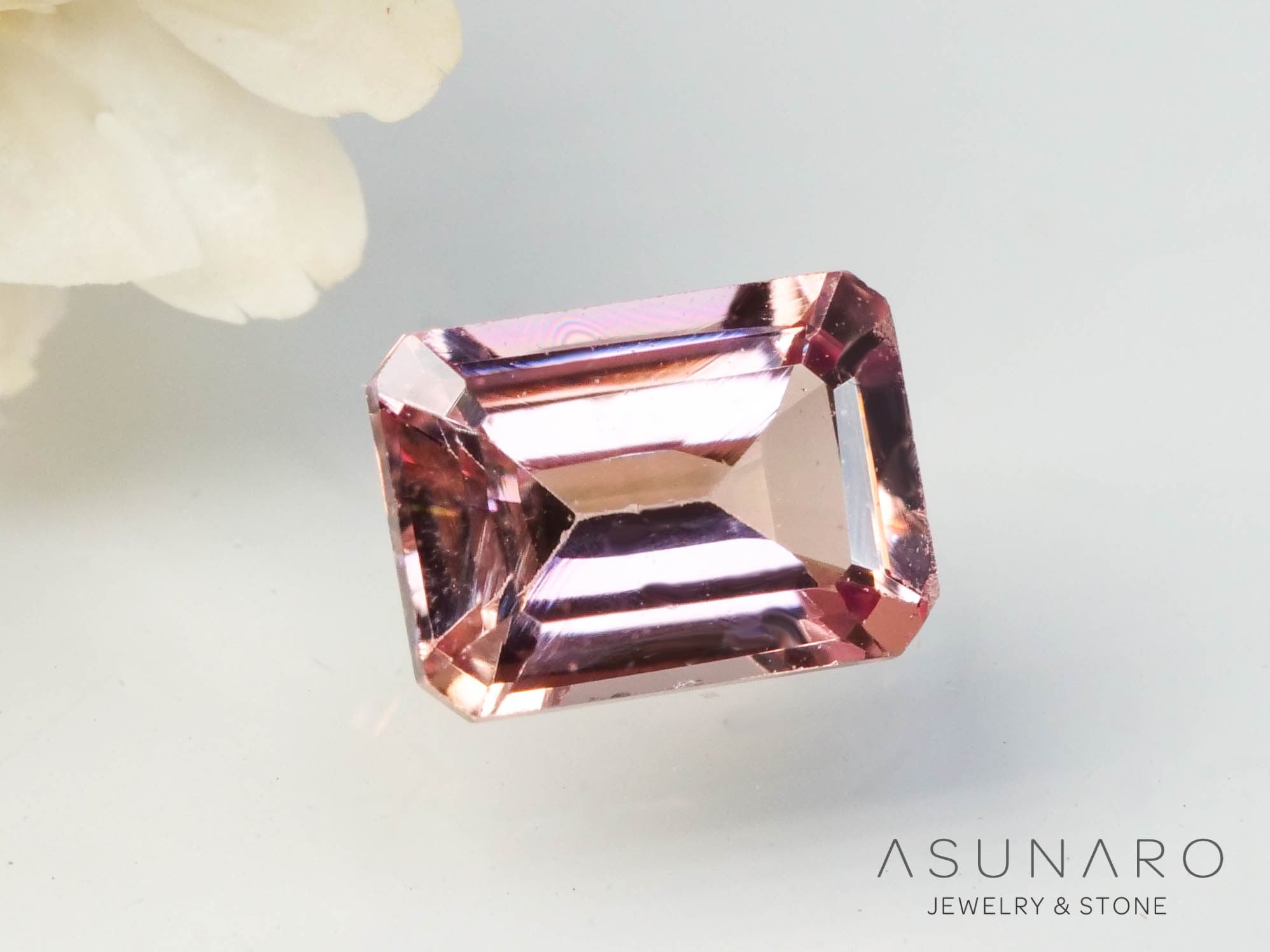 パパラチアサファイア エメラルドカット スリランカ産 ソ付き 0.25ct