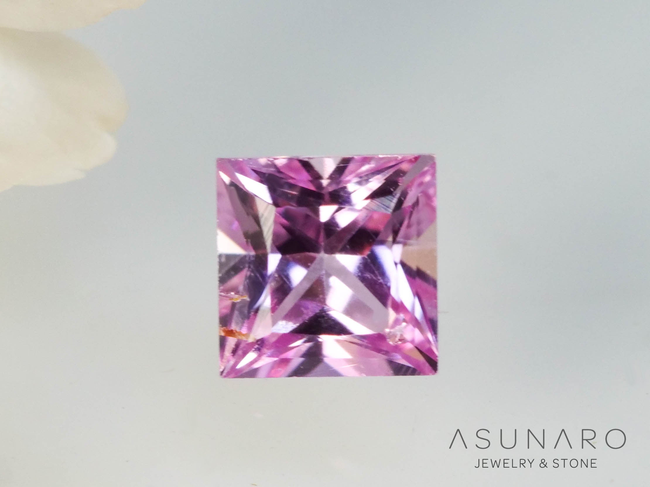 パパラチアサファイア 　プリンセスカット　 スリランカ産　ソ付き　0.10ct【250428-2977】