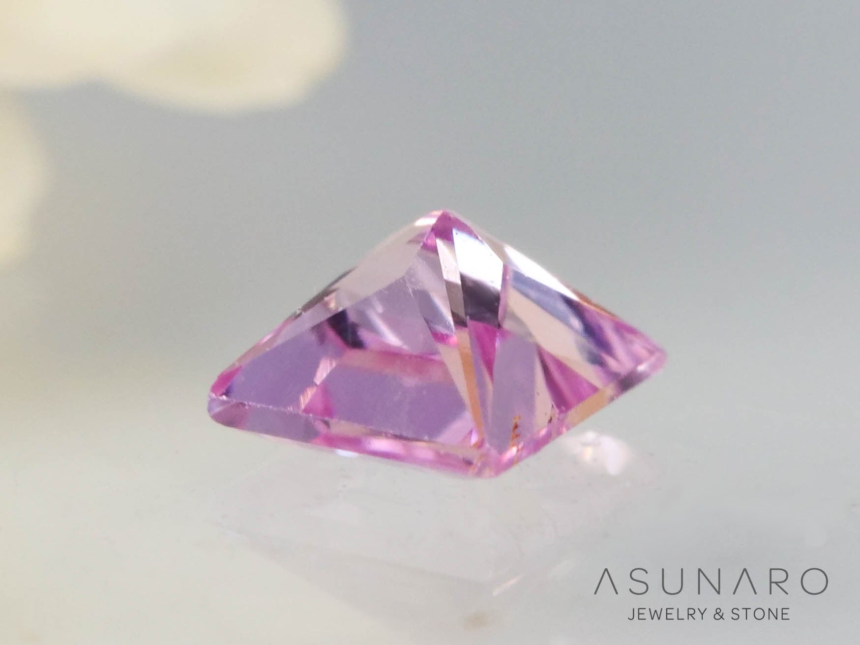 パパラチアサファイア 　プリンセスカット　 スリランカ産　ソ付き　0.10ct【250428-2977】