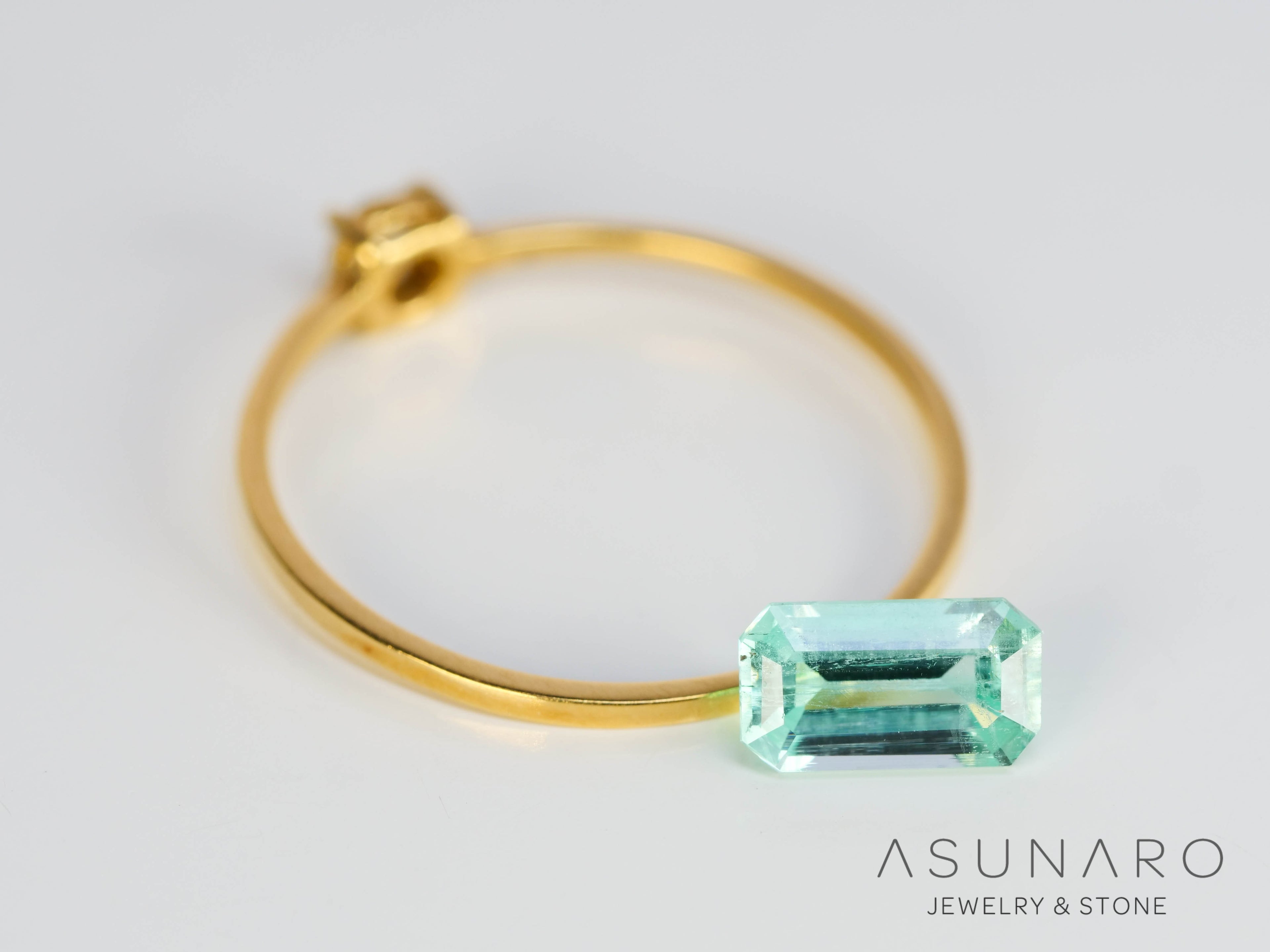 パライバカラーベリル エメラルドカット ブラジル産 0.67ct【250510-2986】