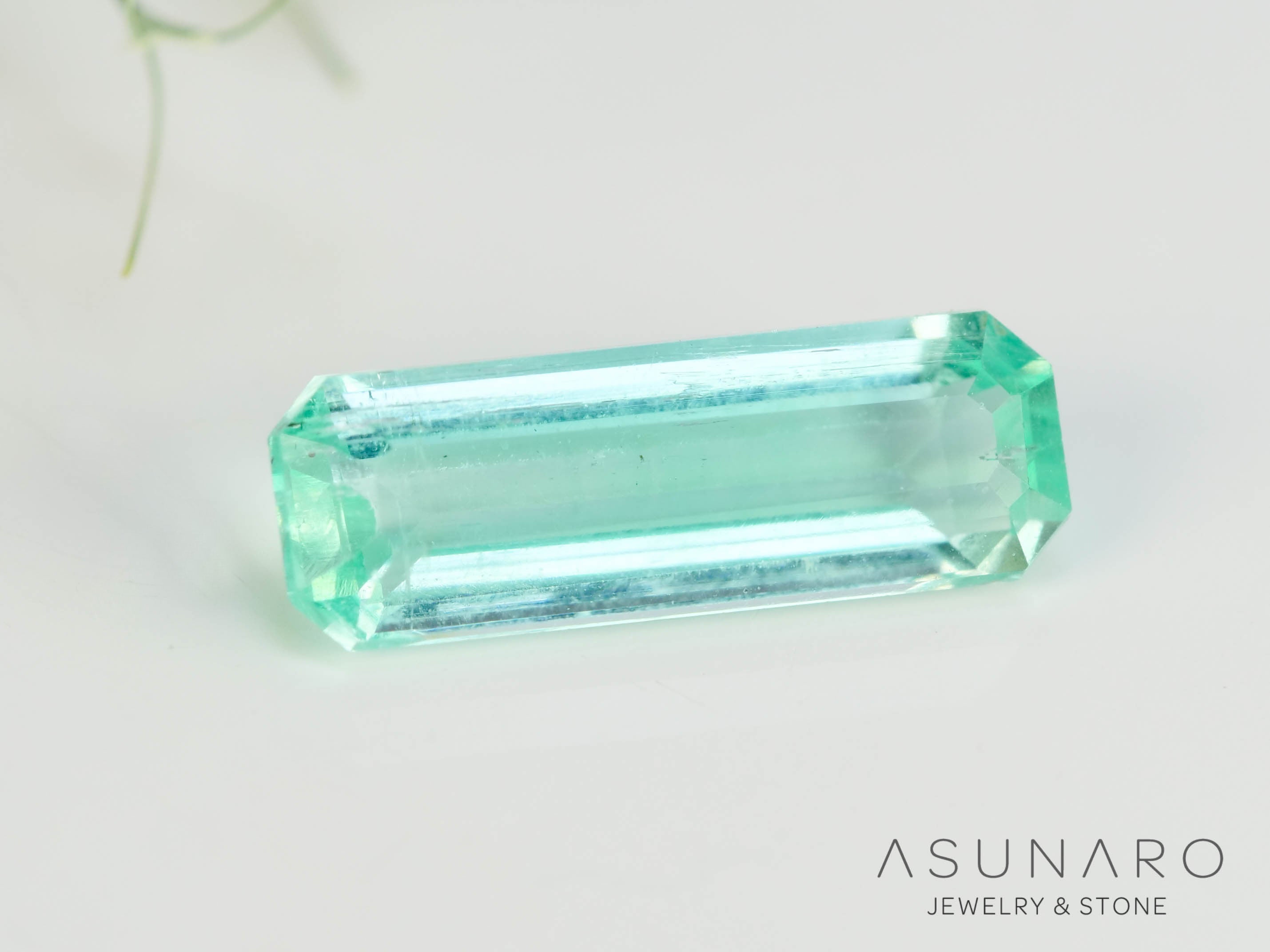 パライバカラーベリル エメラルドカット ブラジル産 1.07ct【250510-2989】