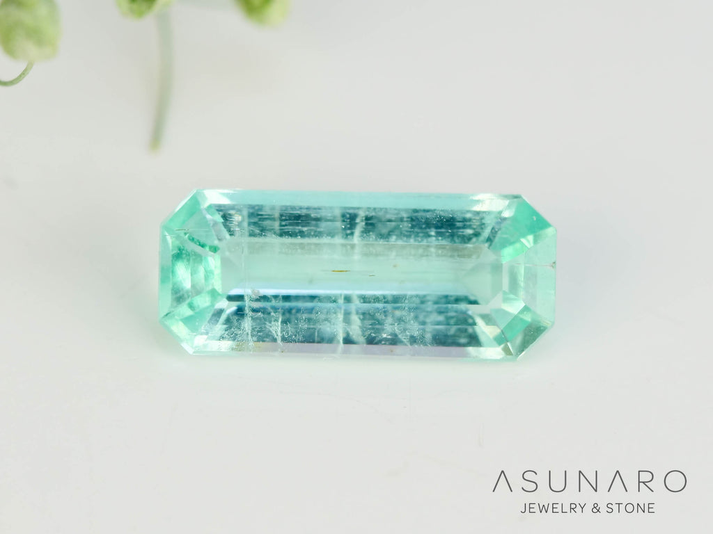 パライバカラーベリル エメラルドカット ブラジル産 0.48ct【250510-2993】