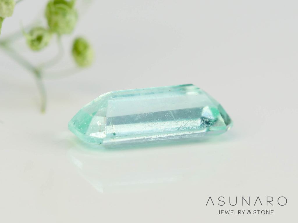 パライバカラーベリル エメラルドカット ブラジル産 0.48ct【250510-2993】
