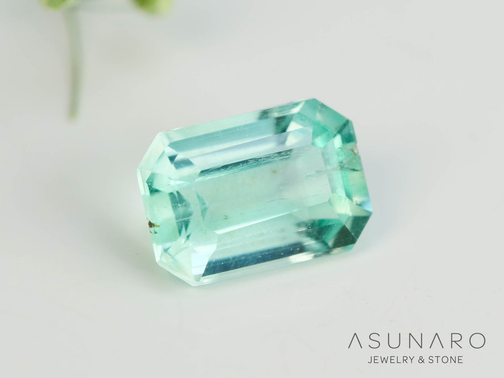 パライバカラーベリル エメラルドカット ブラジル産 0.41ct【250510-2994】