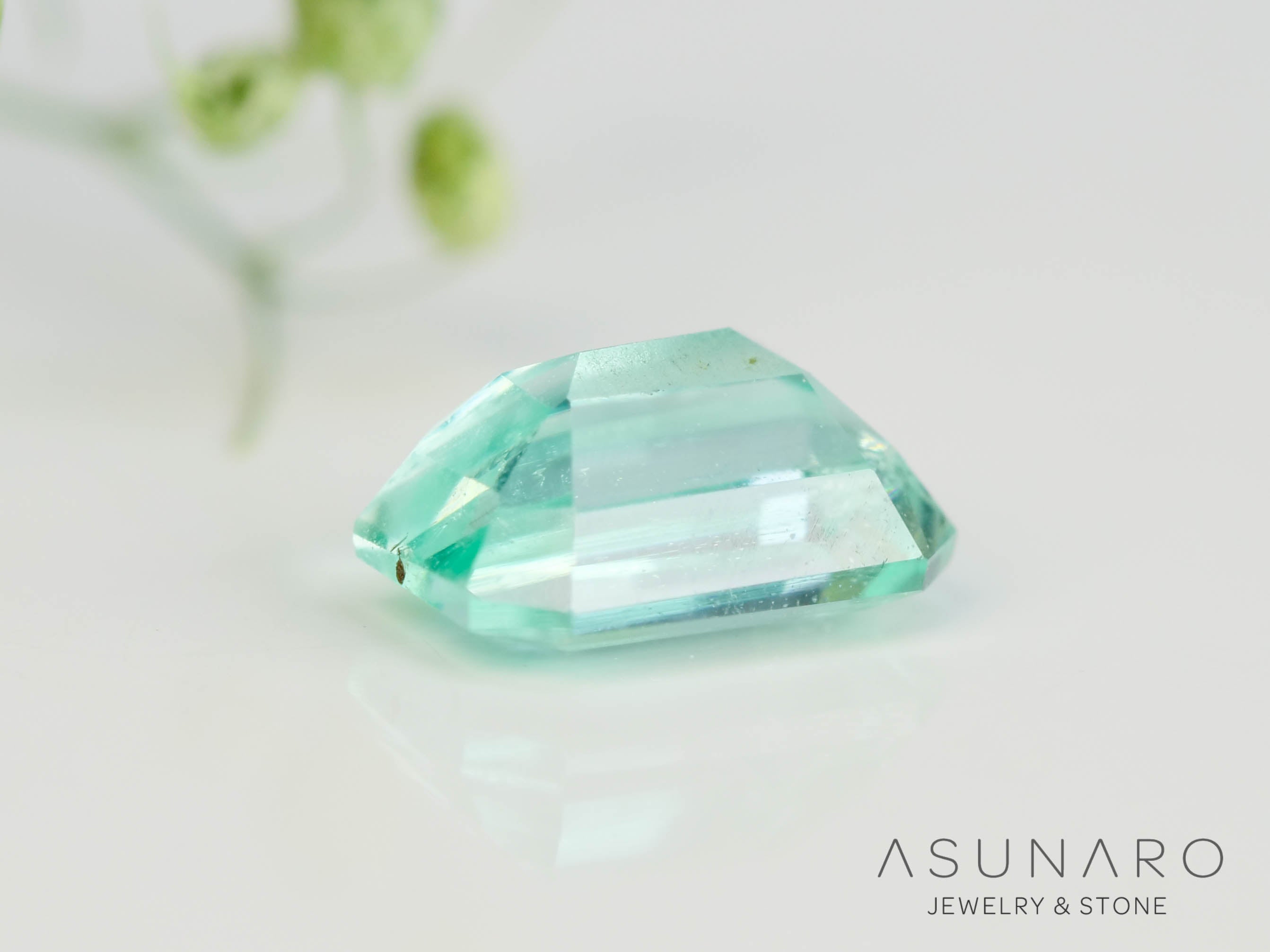 パライバカラーベリル エメラルドカット ブラジル産 0.41ct【250510-2994】