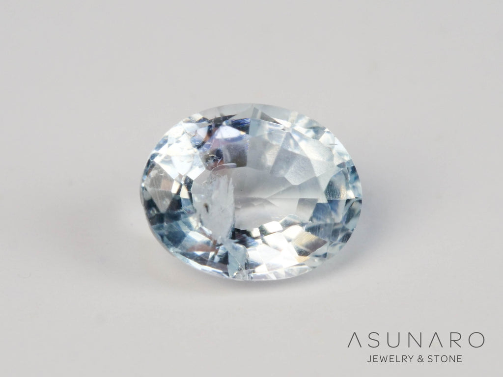 非加熱ライトブルーサファイア 　オーバルカット 　スリランカ産　0.41ct　【250528-2820】