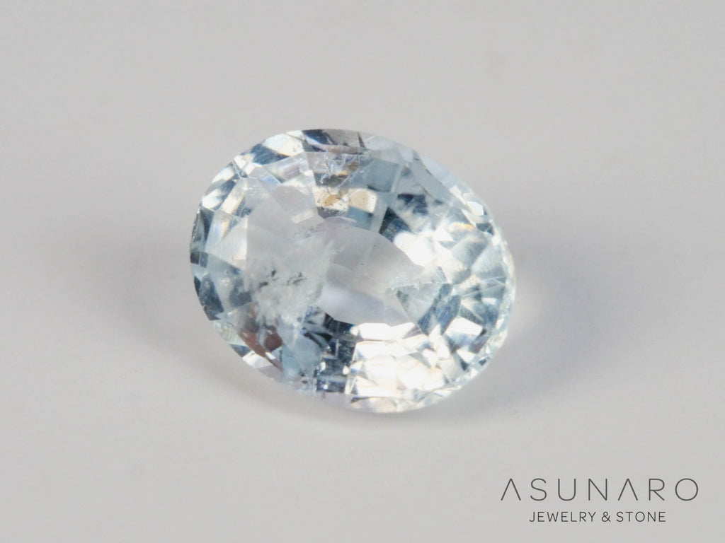 非加熱ライトブルーサファイア 　オーバルカット 　スリランカ産　0.41ct　【250528-2820】