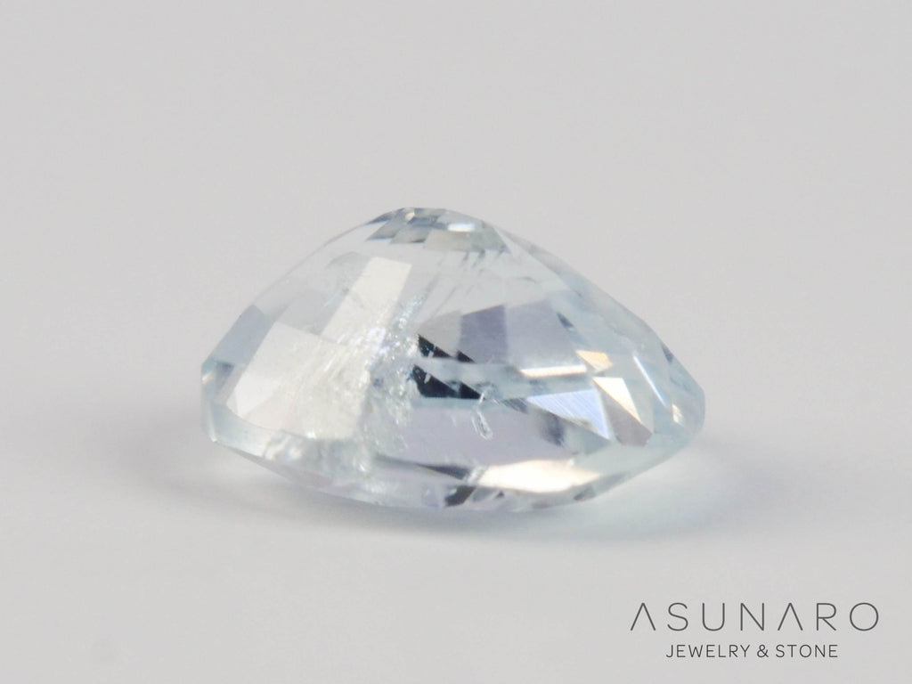 非加熱ライトブルーサファイア 　オーバルカット 　スリランカ産　0.41ct　【250528-2820】