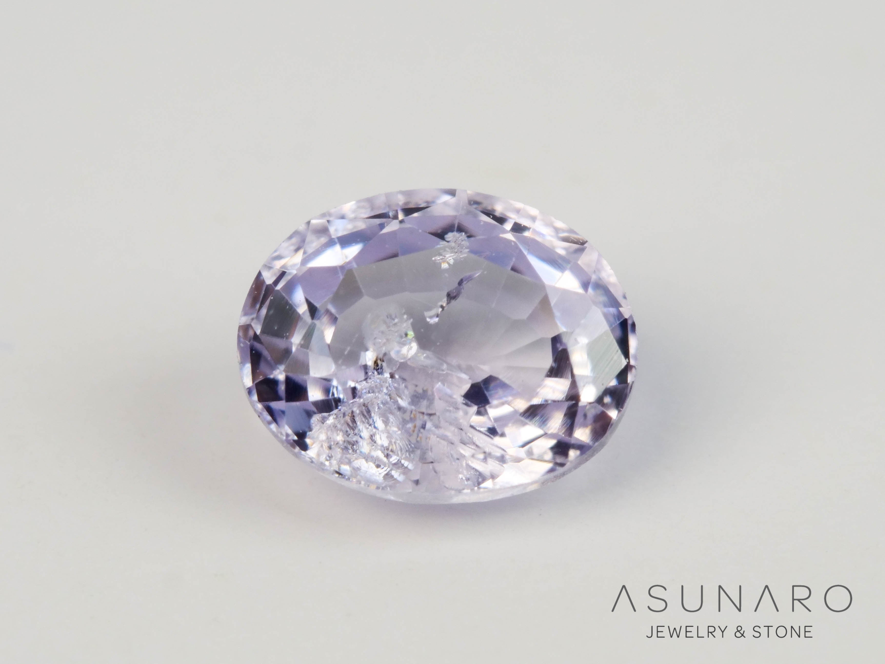非加熱ライラックカラーサファイア 　オーバルカット 　スリランカ産　0.48ct　【250528-2821】