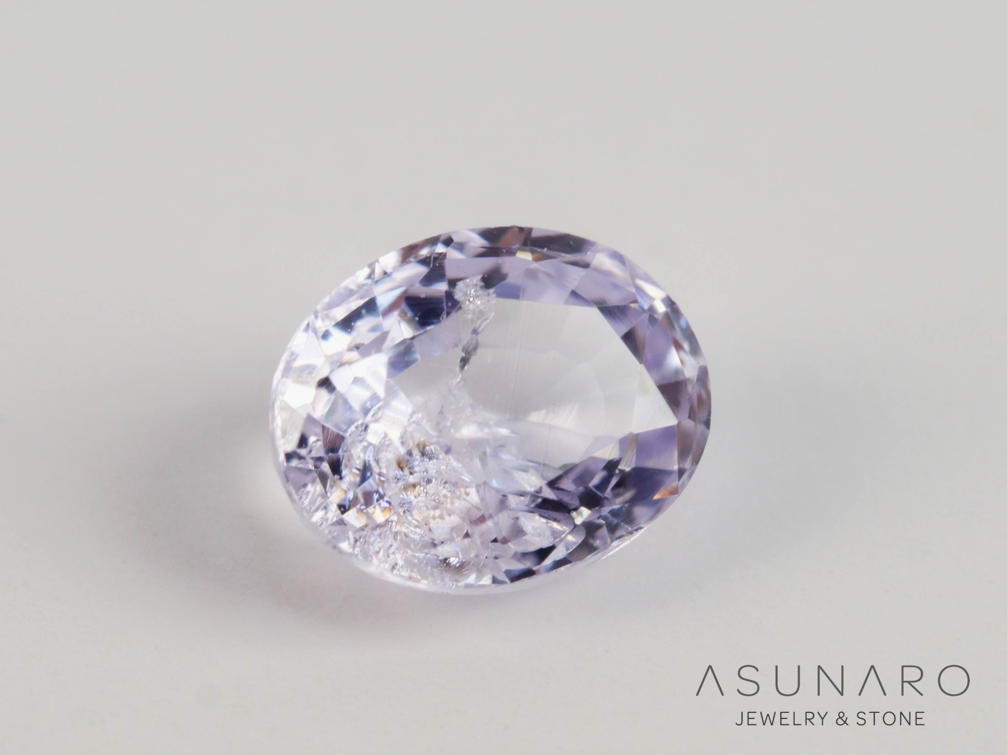 非加熱ライラックカラーサファイア 　オーバルカット 　スリランカ産　0.48ct　【250528-2821】