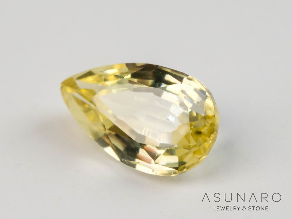 非加熱レモンイエローカラーサファイア 　ペアシェイプ　スリランカ産　0.25ct　【250528-2827】