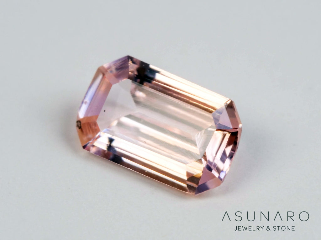 非加熱オレンジピンクサファイア 　エメラルドカット　スリランカ産　0.31ct　【250528-2829】