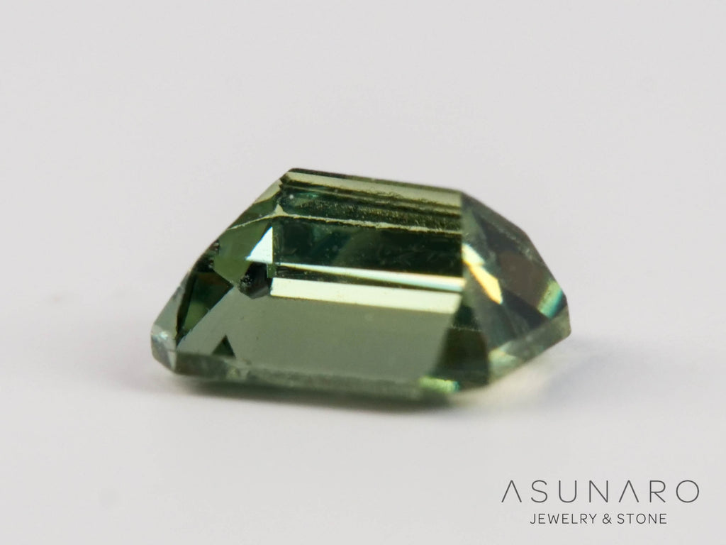 非加熱グリーンサファイア 　エメラルドカット　スリランカ産　0.52ct　【250528-2830】