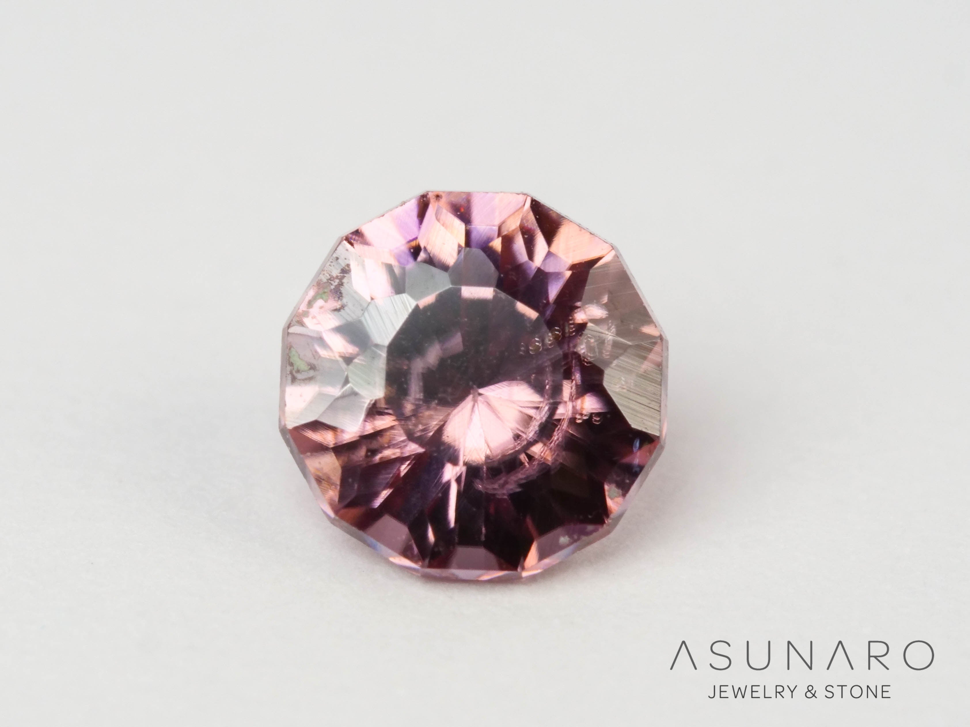 ローズピンクジルコン　ドデカゴンカット　0.52ct　 タンザニア産 　【250903-3036】