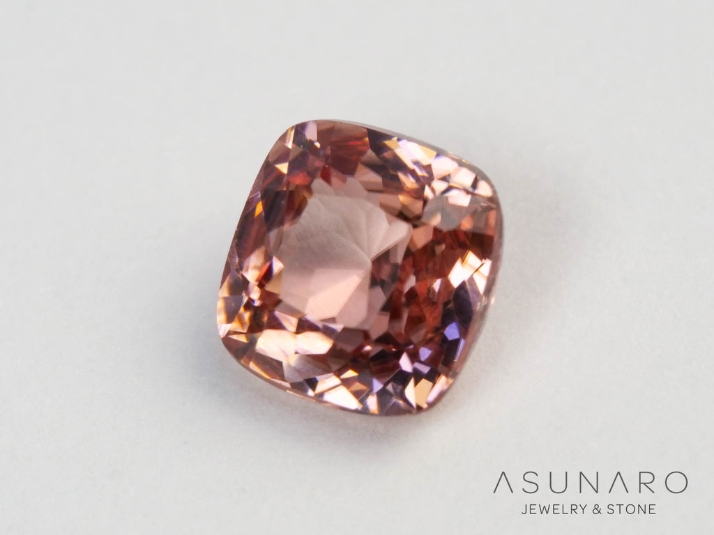 ローズピンクジルコン　クッションカット　0.46ct　 タンザニア産 　【250903-3037】