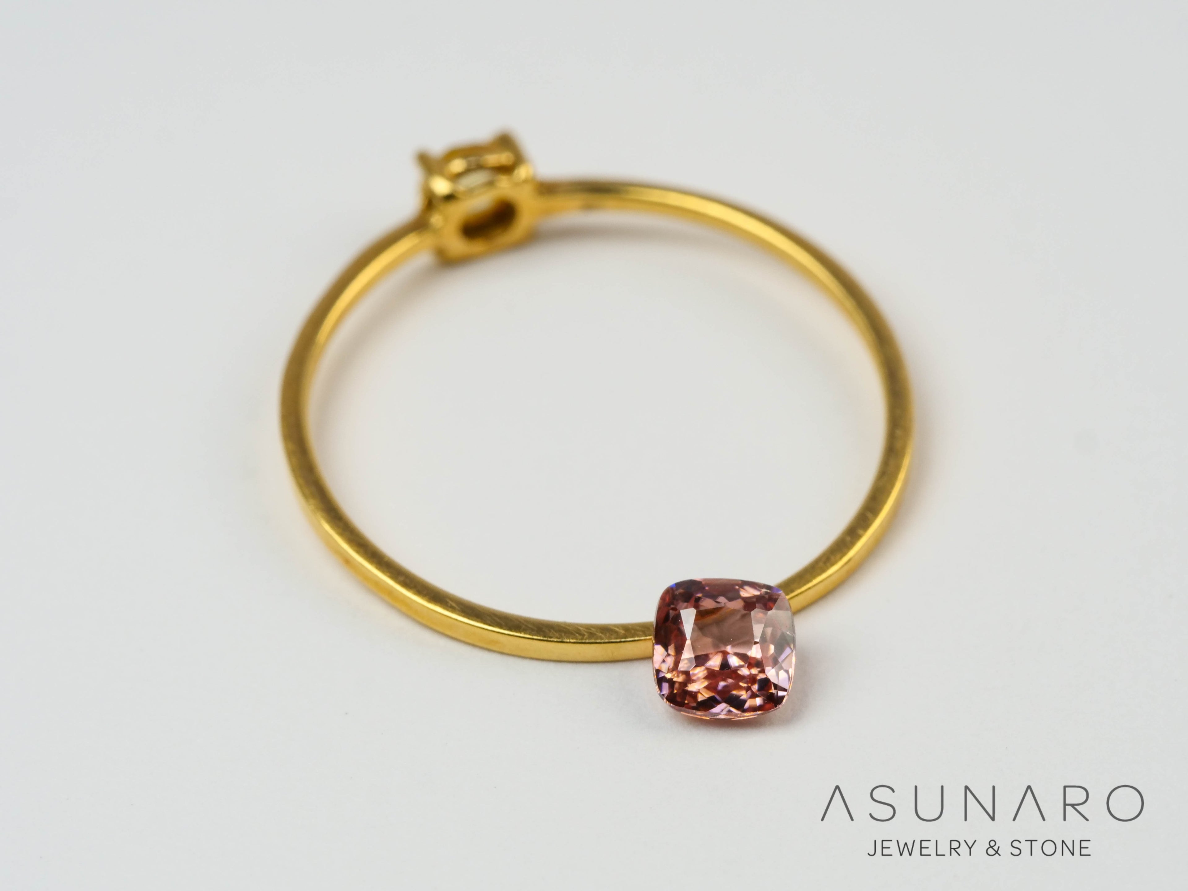 ローズピンクジルコン　クッションカット　0.46ct　 タンザニア産 　【250903-3037】