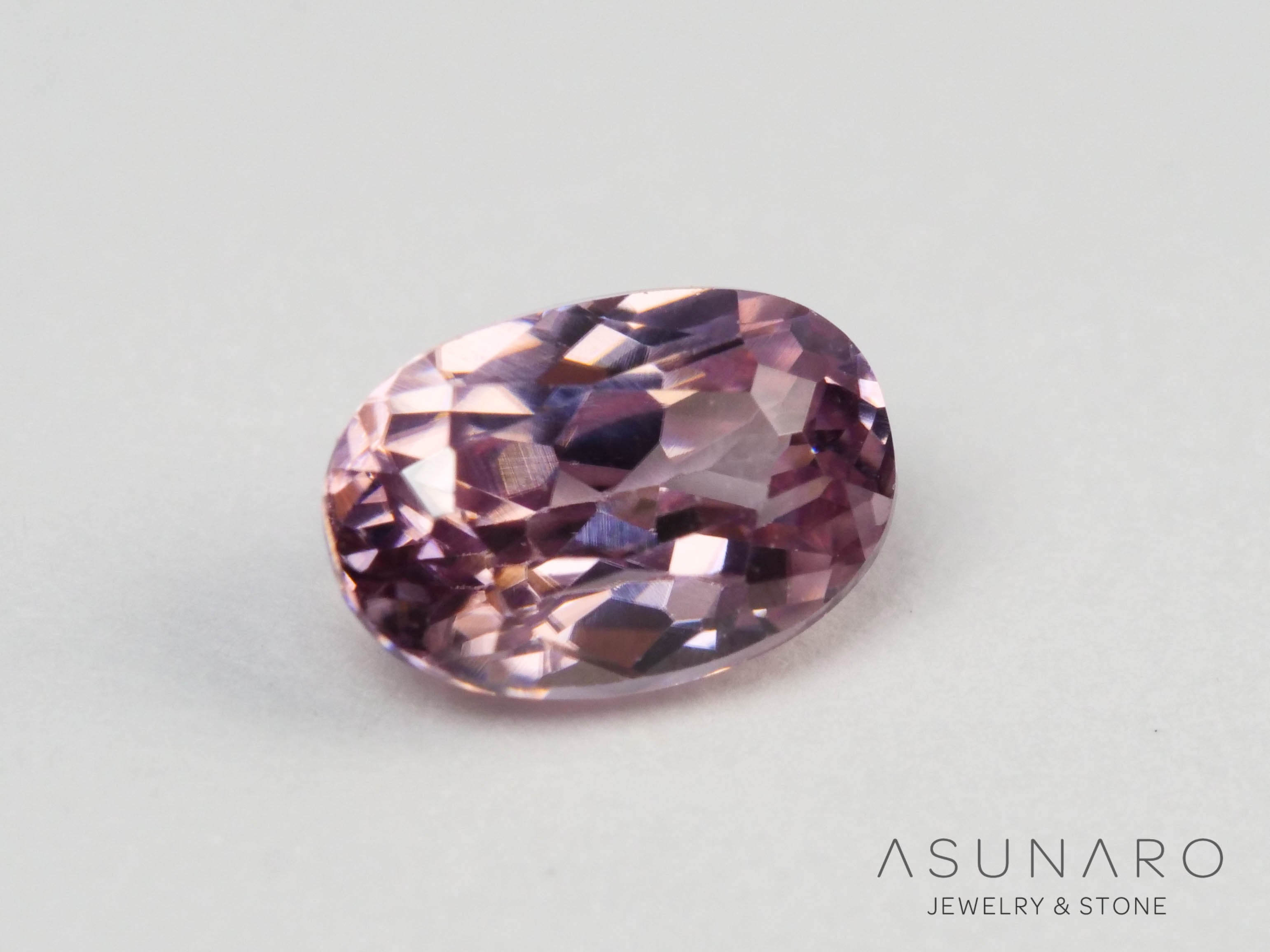 ローズピンクジルコン　オーバルカット　0.34ct　 タンザニア産 　【250903-3039】