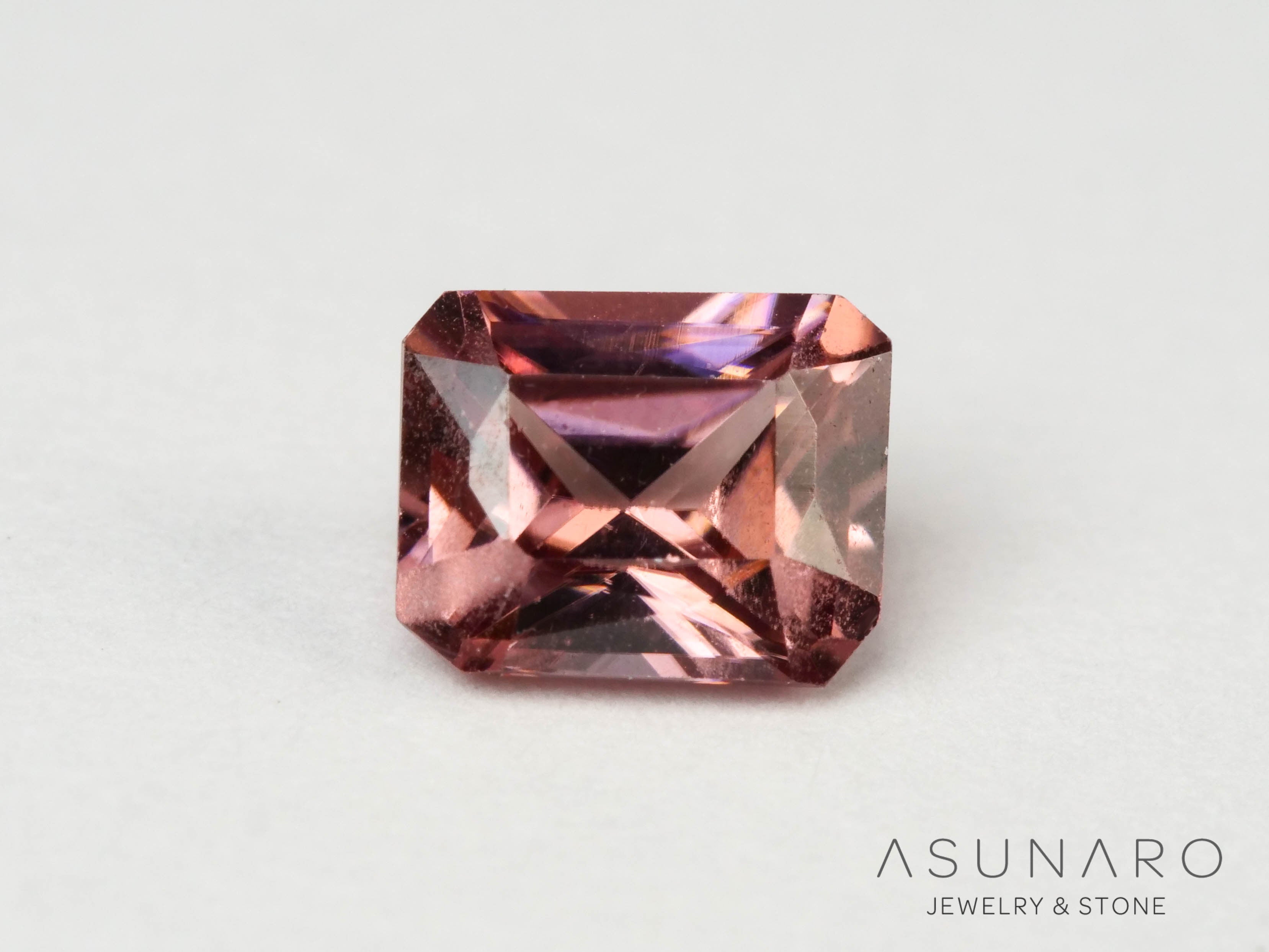 ローズピンクジルコン　エメラルドカット　0.37ct　 タンザニア産 　【250903-3040】