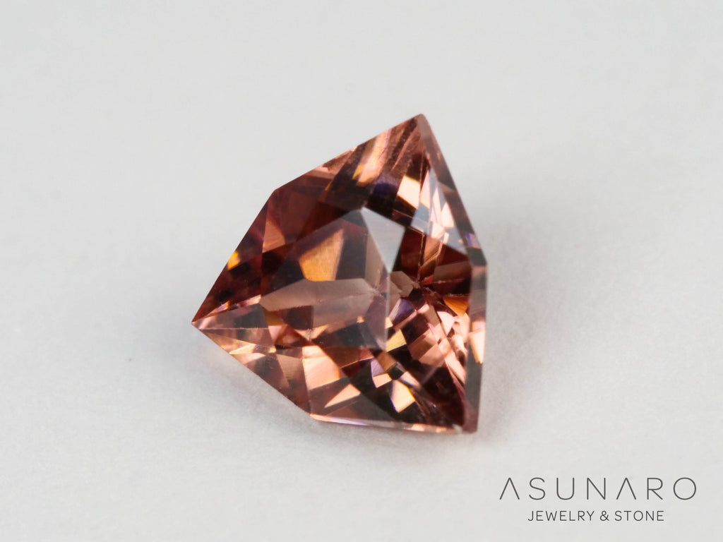 ローズピンクジルコン　ヘキサゴンカット　0.57ct　 タンザニア産 　【250903-3041】