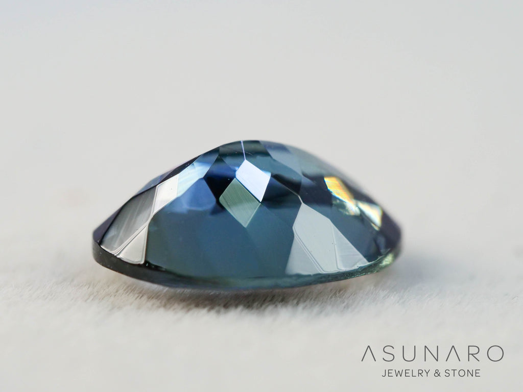 パーティーカラーゾイサイト（タンザナイト）オーバルカット　タンザニア産　1.69ct【260204-3193】