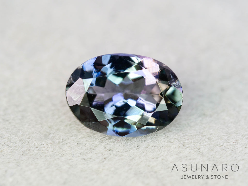 パーティーカラーゾイサイト（タンザナイト）オーバルカット　タンザニア産　0.97ct【260204-3194】
