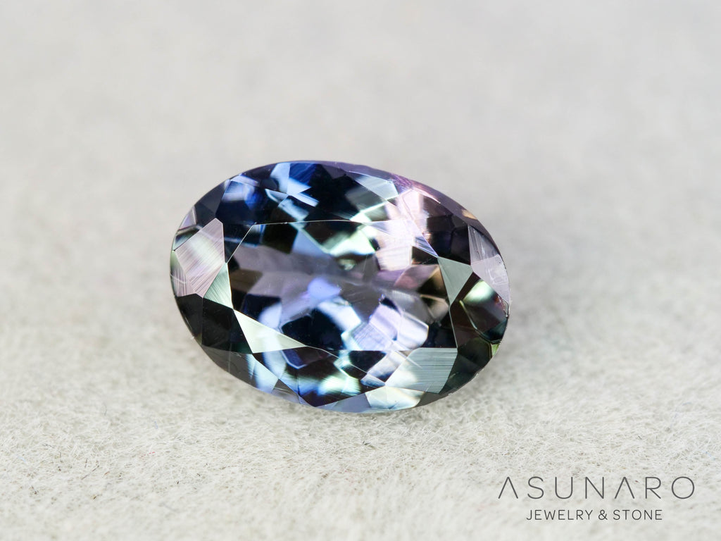 パーティーカラーゾイサイト（タンザナイト）オーバルカット　タンザニア産　0.97ct【260204-3194】