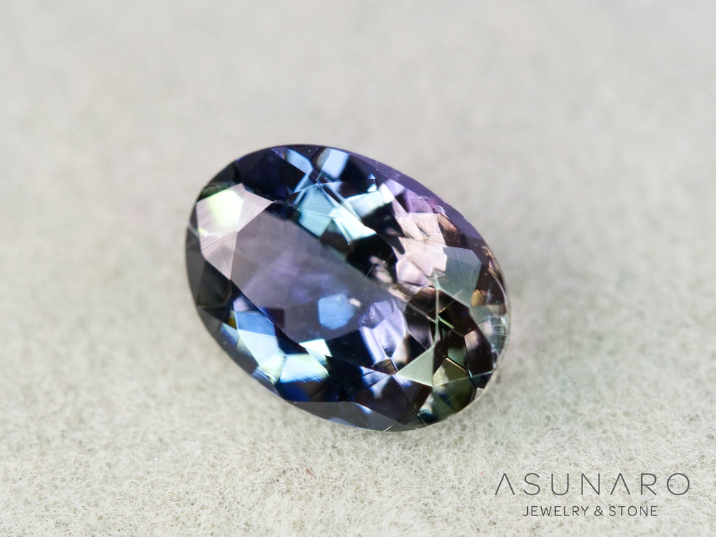 パーティーカラーゾイサイト（タンザナイト）オーバルカット　タンザニア産　0.97ct【260204-3194】