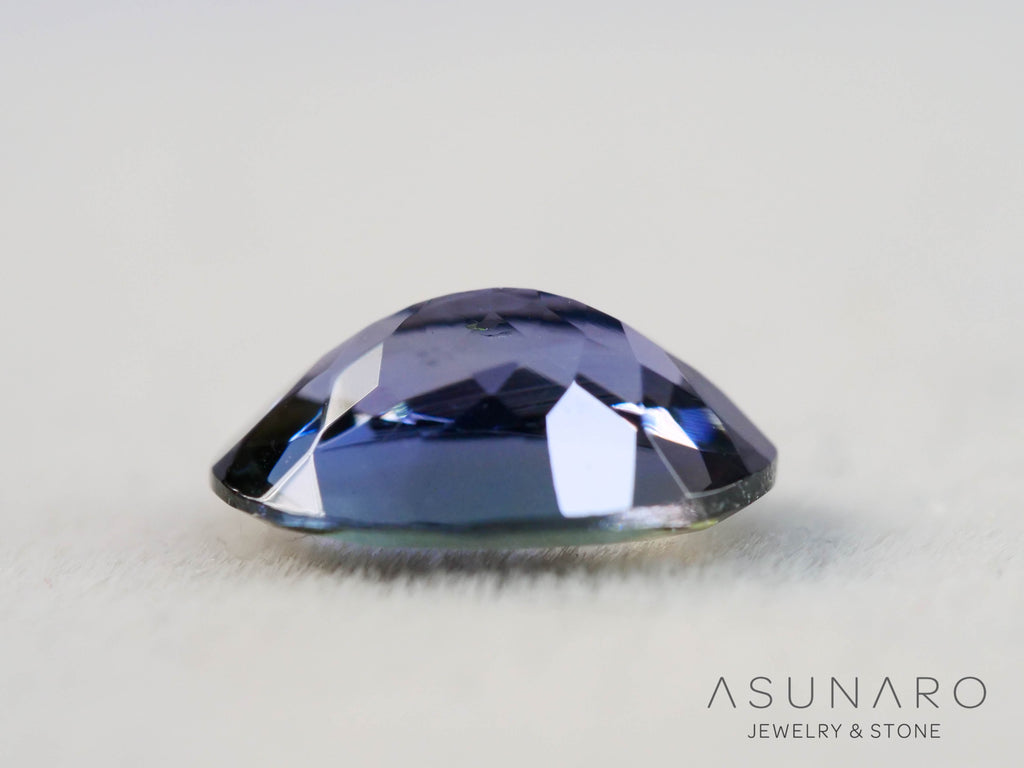 パーティーカラーゾイサイト（タンザナイト）オーバルカット　タンザニア産　0.97ct【260204-3194】
