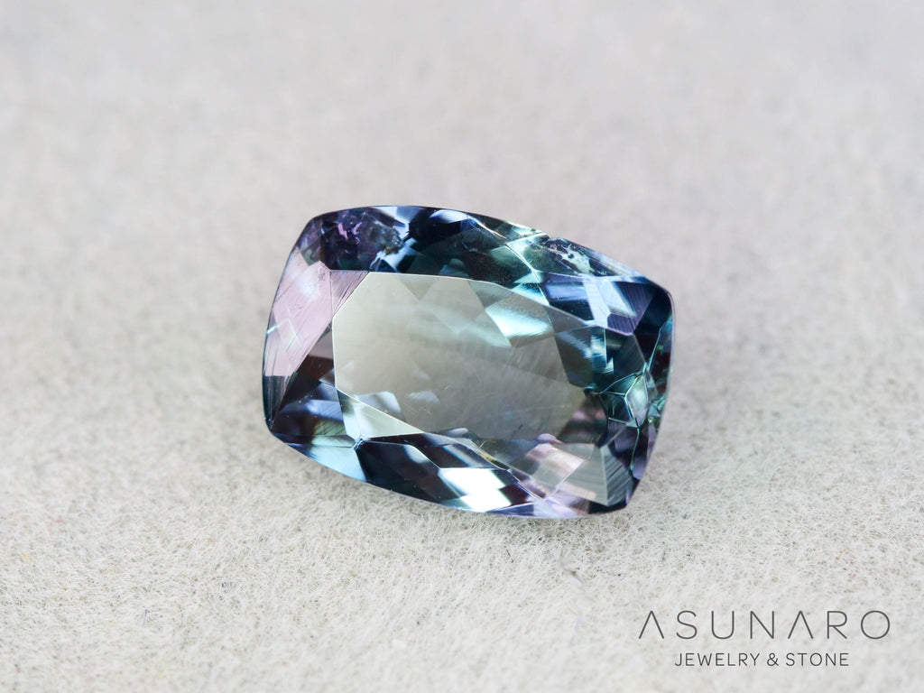 パーティーカラーゾイサイト（タンザナイト）クッションカット　タンザニア産　1.30ct【260204-3195】
