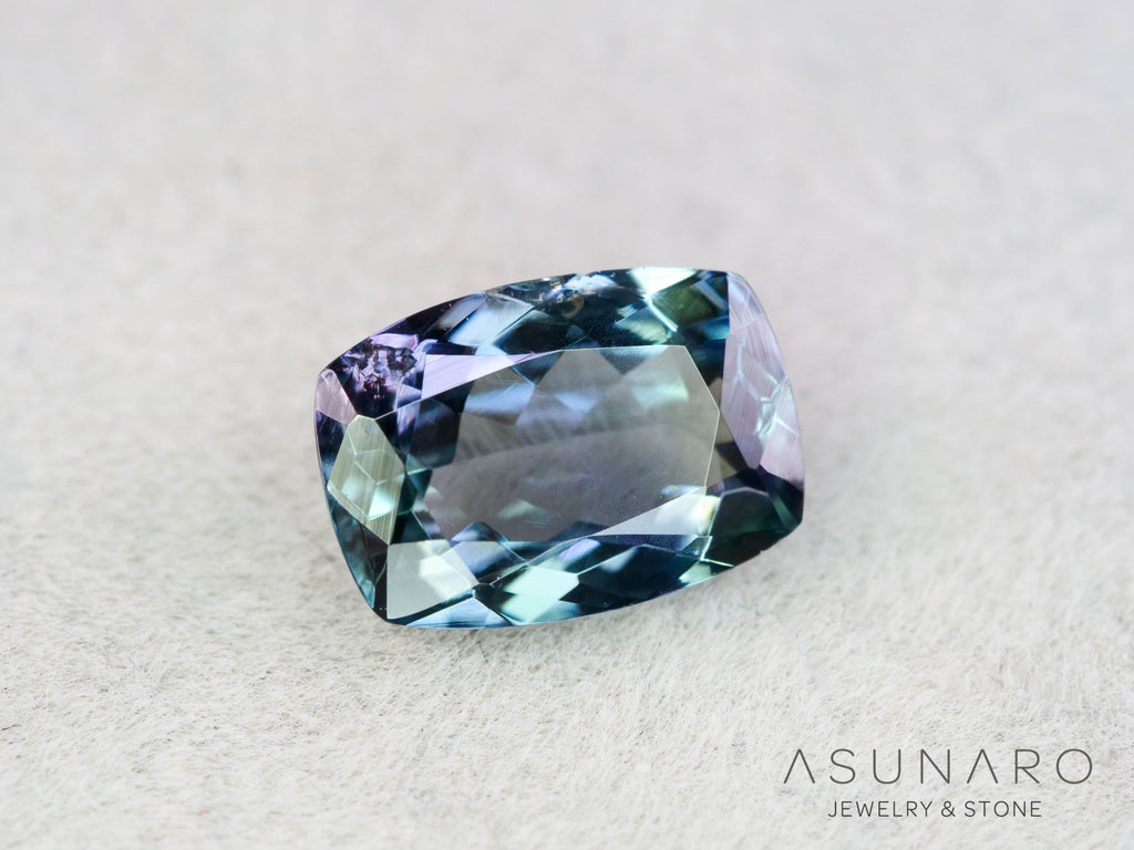 パーティーカラーゾイサイト（タンザナイト）クッションカット　タンザニア産　1.30ct【260204-3195】