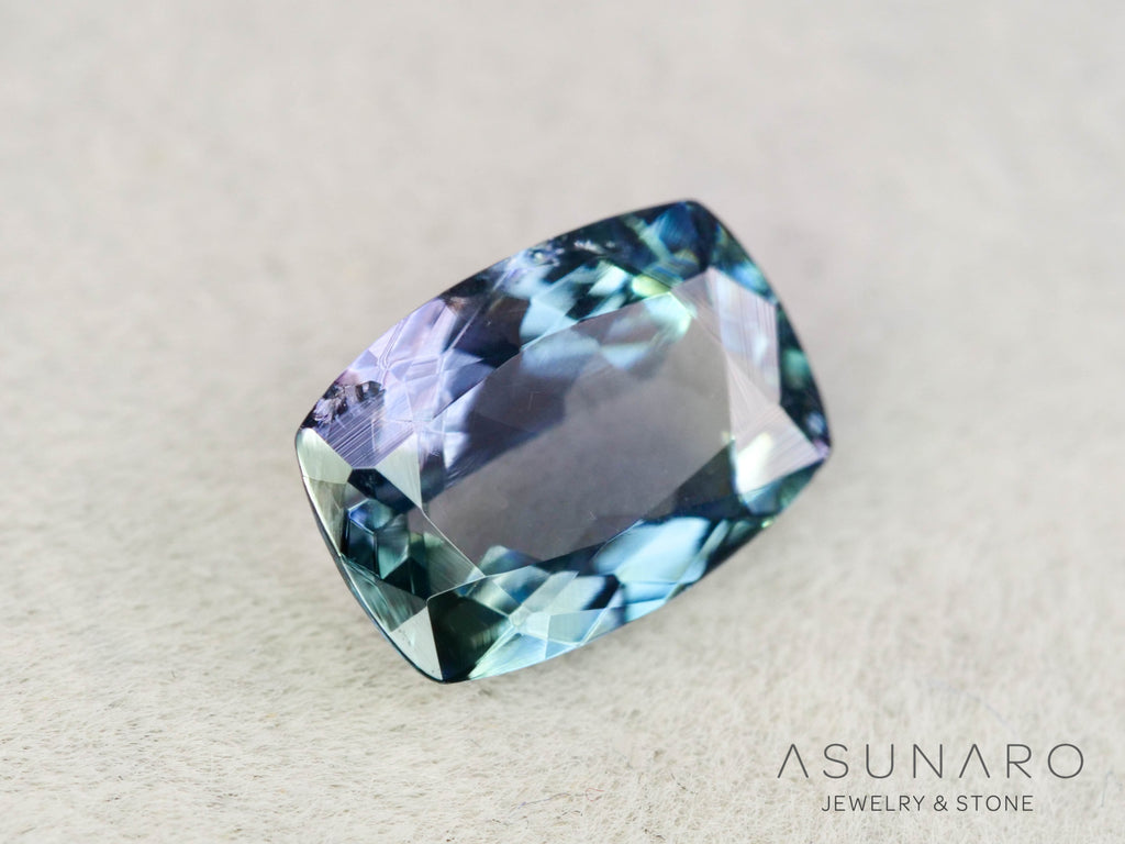 パーティーカラーゾイサイト（タンザナイト）クッションカット　タンザニア産　1.30ct【260204-3195】