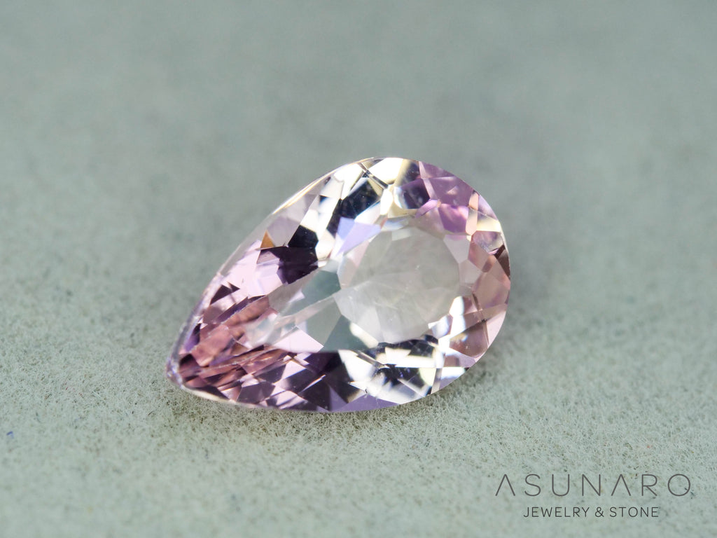 モルガナイト 　ペアシェイプ　ブラジル産　1.27ct　【251004-3126】