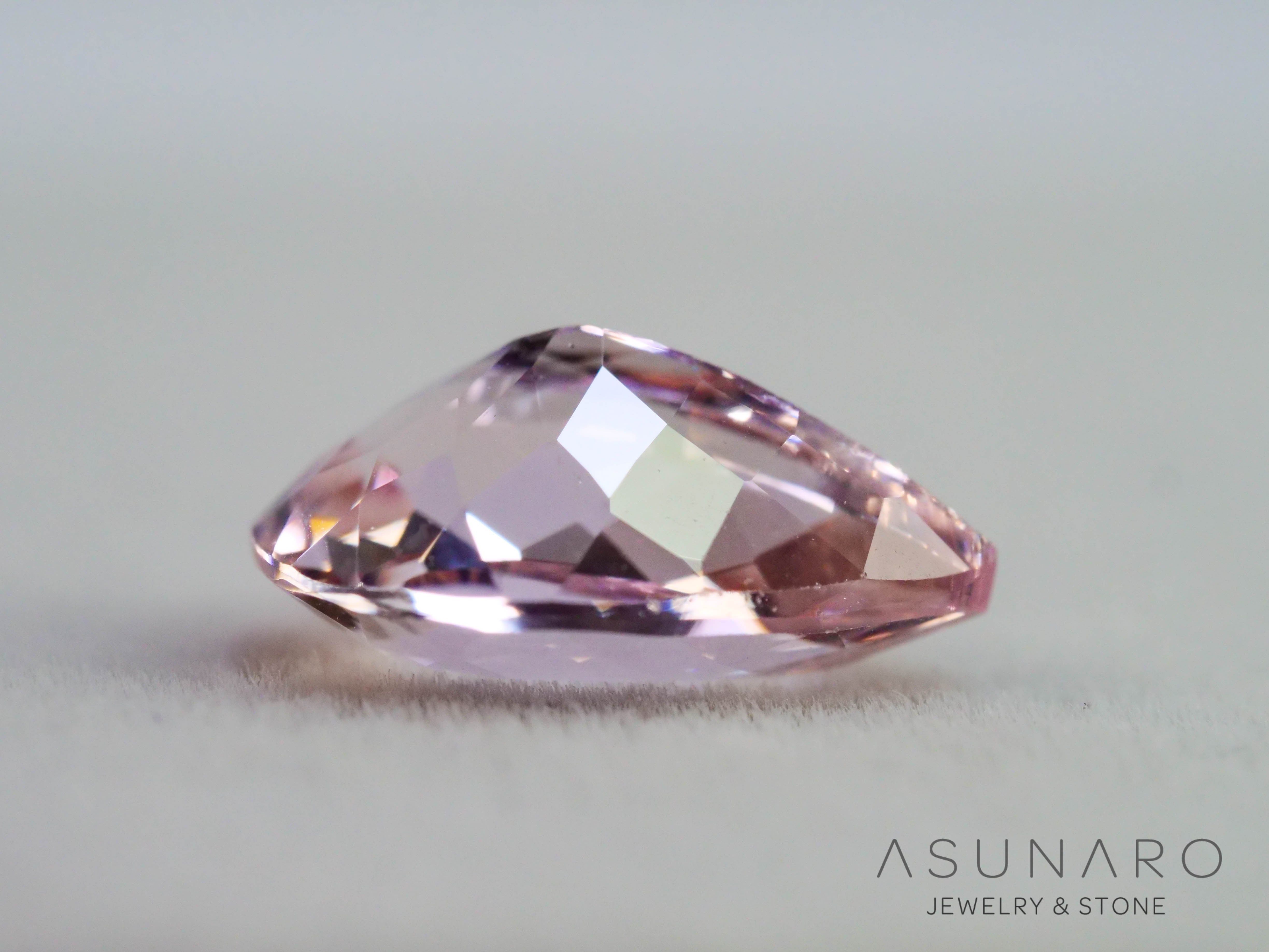 モルガナイト ペアシェイプ ブラジル産 1.27ct 【251004-3126