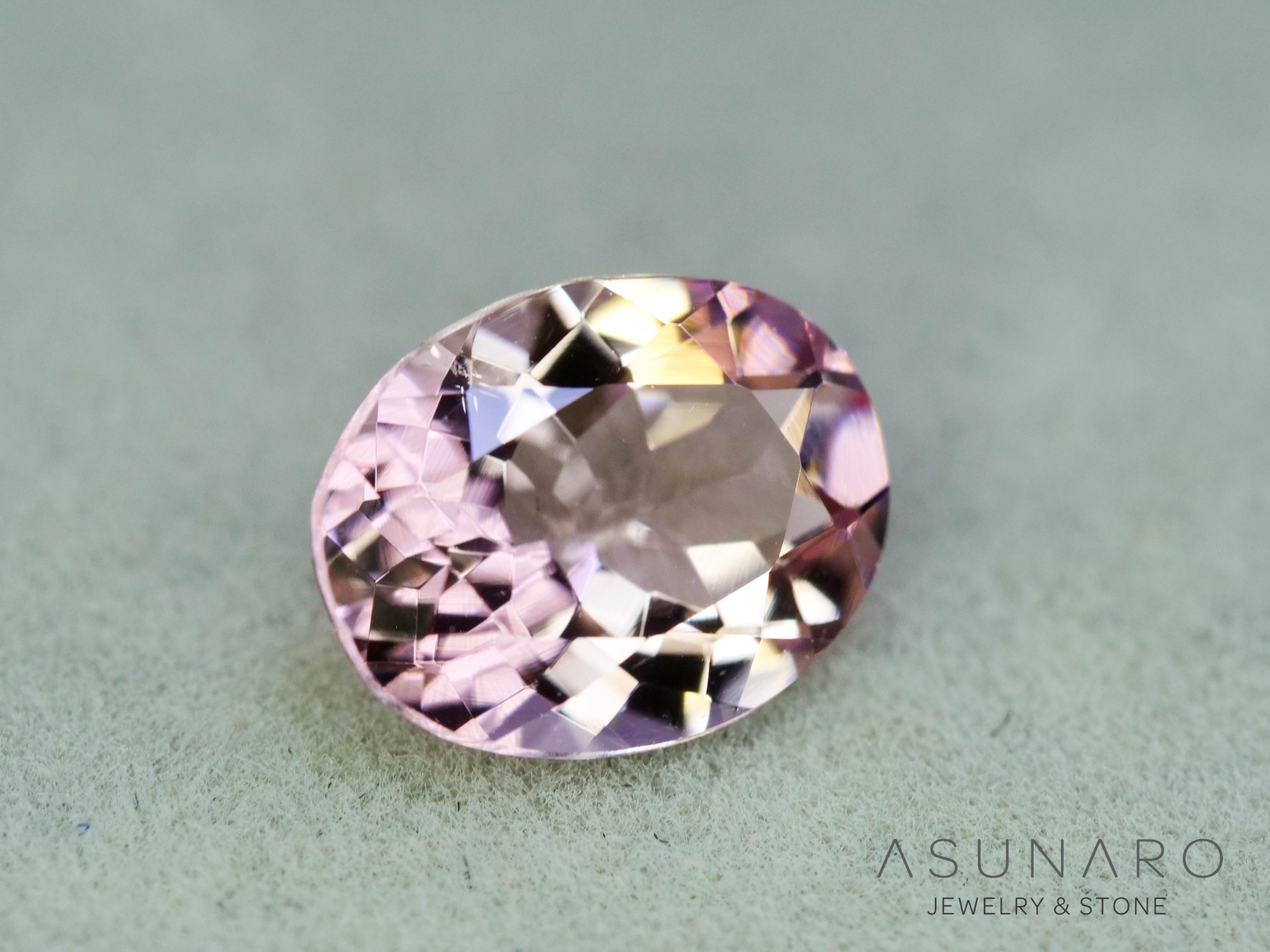 モルガナイト オーバルカット ブラジル産 1.01ct 【251004-3127